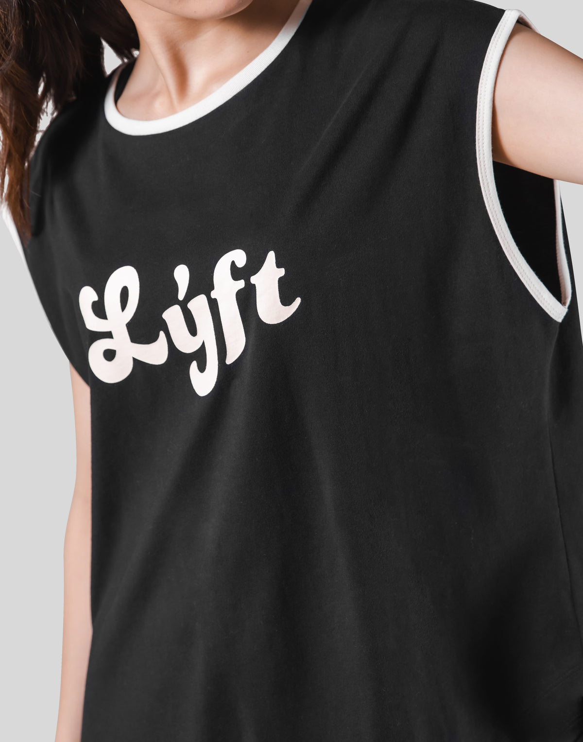 Old Logo Loose Fit Sleeve Less Shirt - Black