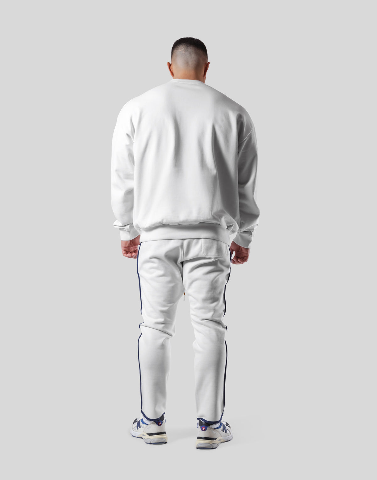 LÝFT CLUB Crewneck Sweat - Ivory