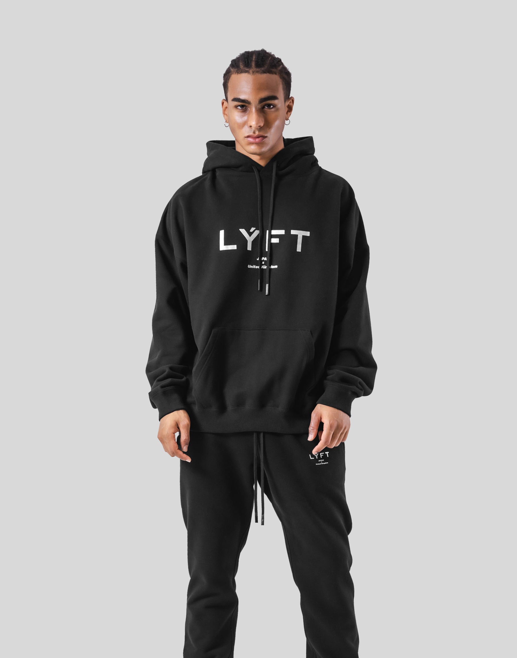 LYFT　リフト　胸元　袖　ロゴ　フーディー　パーカー　裏起毛　ブラック