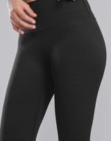 LÝFT Logo Capri Leggings - Black