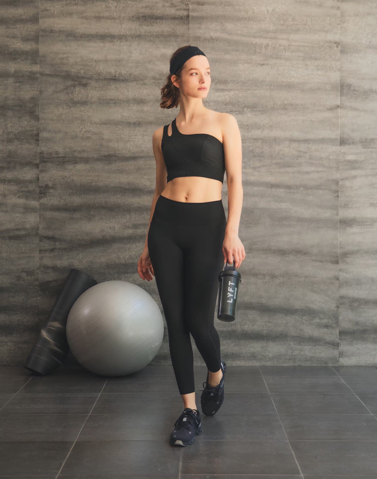 Peach Hip Line Leggings - Black