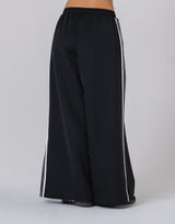 Two Line Slit Wide Pants - Black