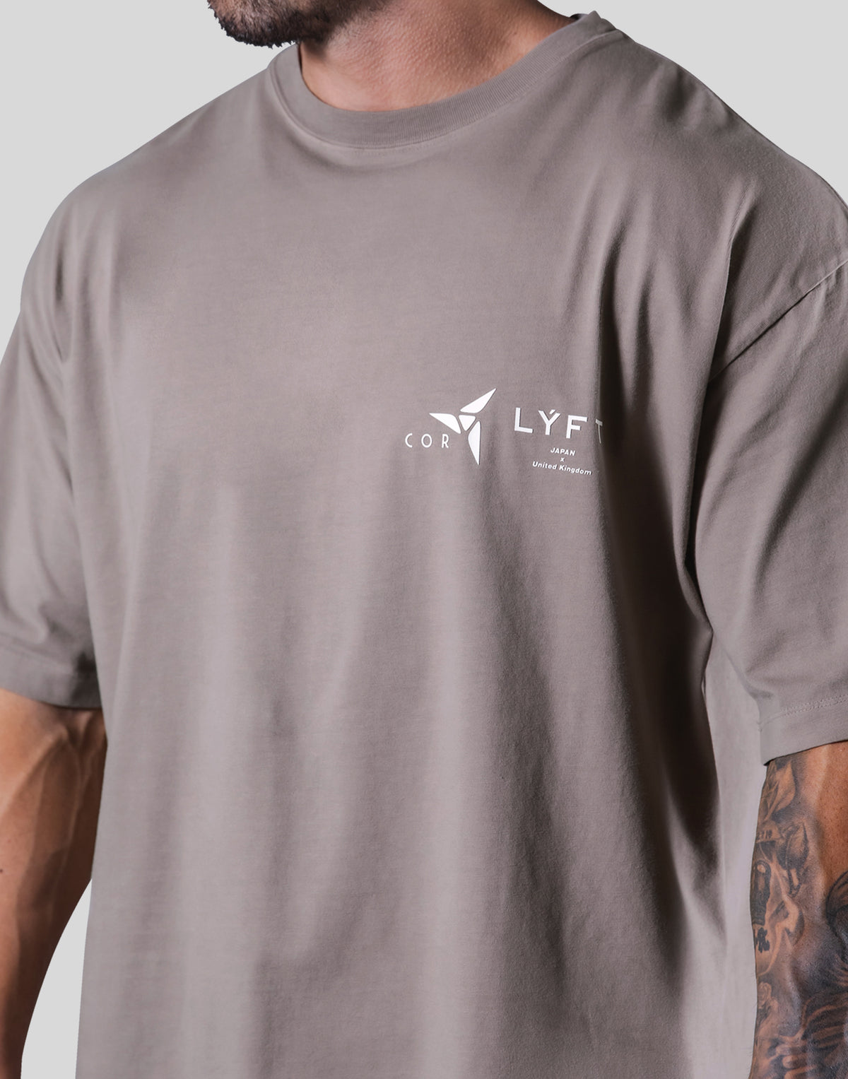 LÝFT × COR Limited Graphic Big T-Shirt - Beige