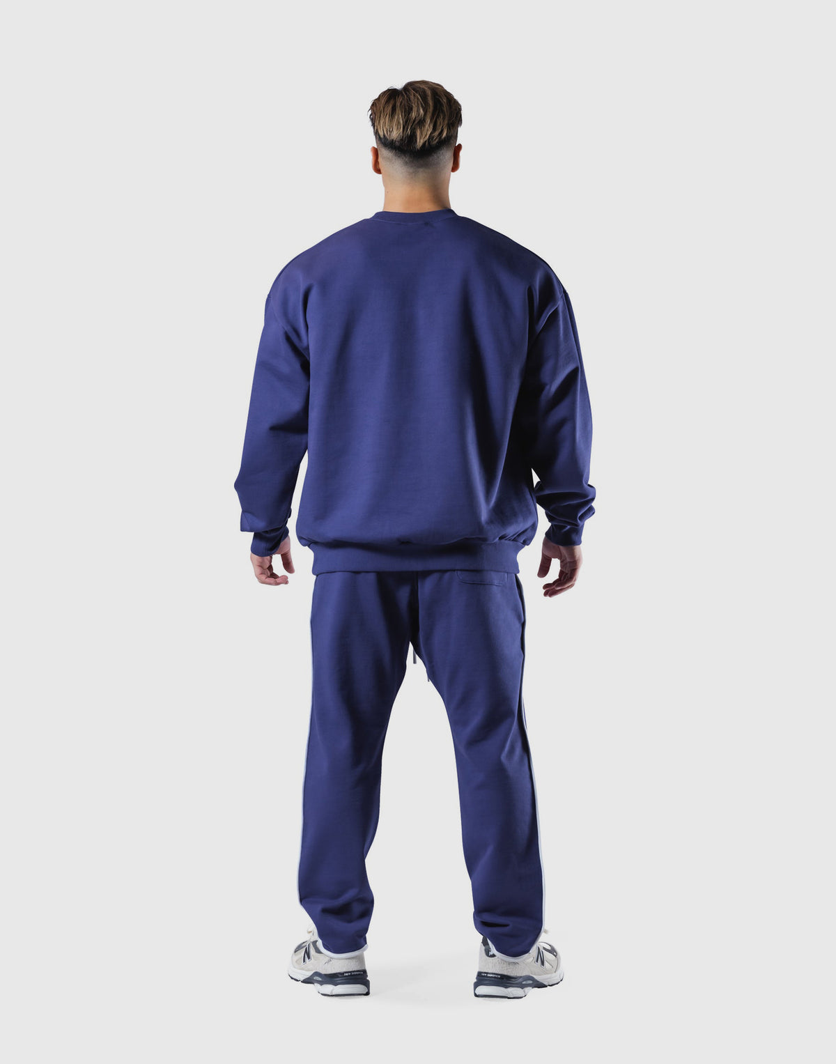 LÝFT CLUB Crewneck Sweat - Navy