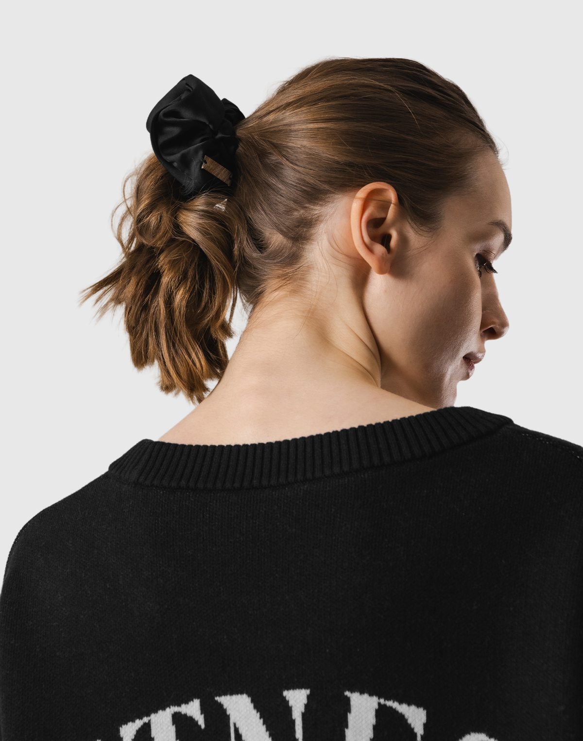LÝFT Oversized Scrunchie - Black