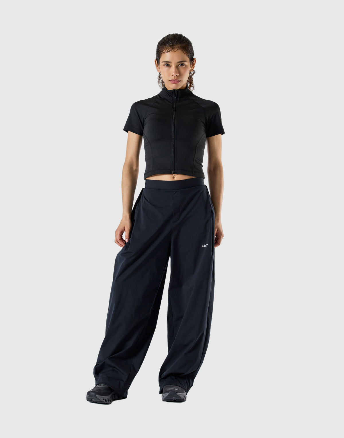 Cropped Slim Fit Short Sleeve Jacket - Black
