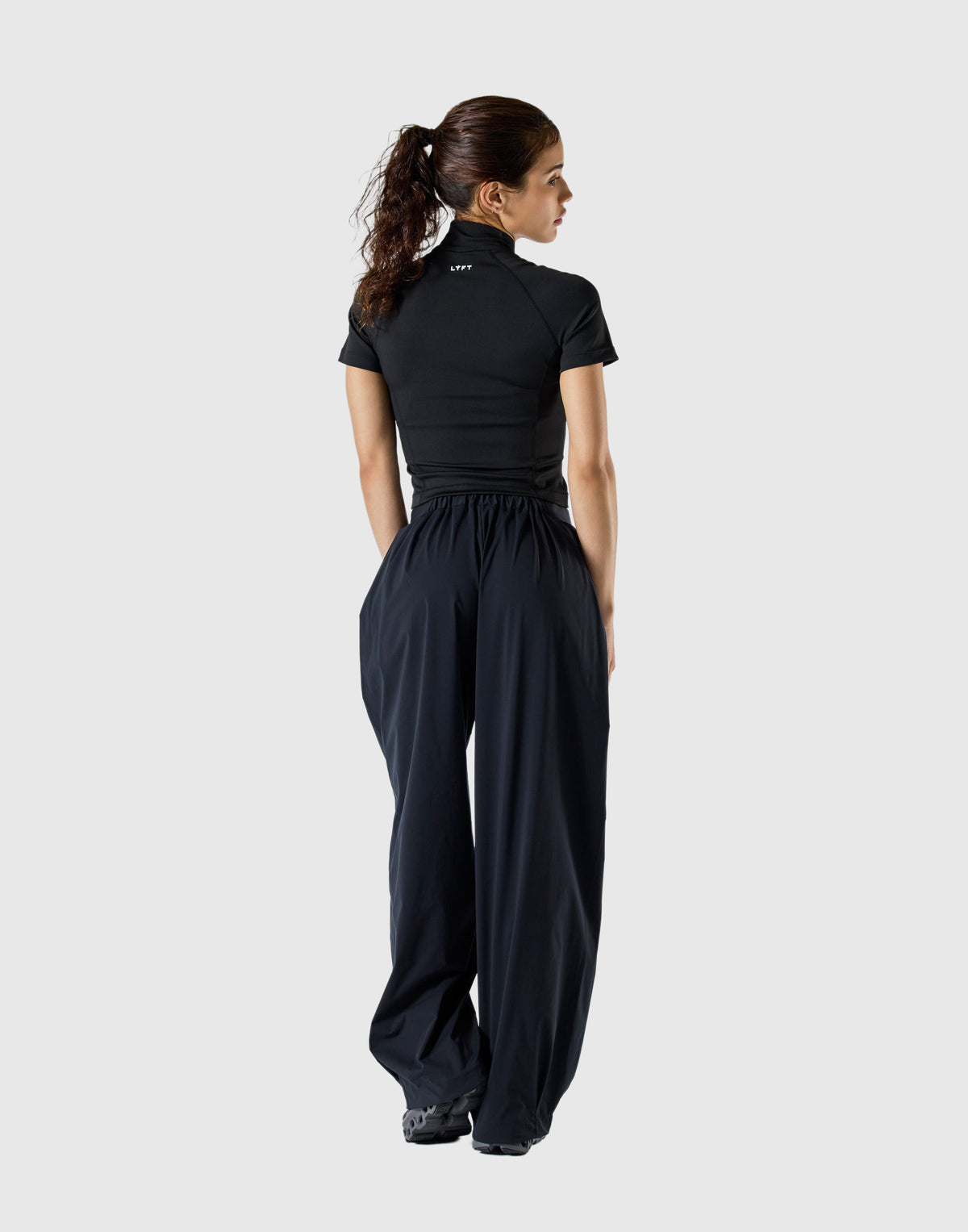 Cropped Slim Fit Short Sleeve Jacket - Black