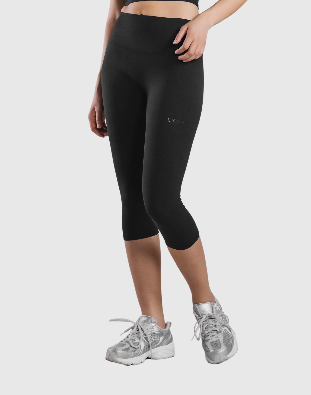 LÝFT Logo Capri Leggings - Black