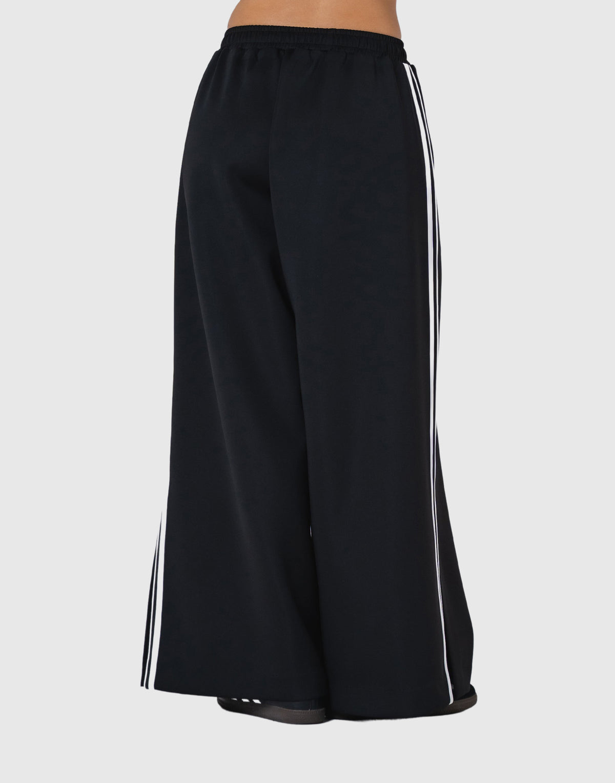 Two Line Slit Wide Pants - Black