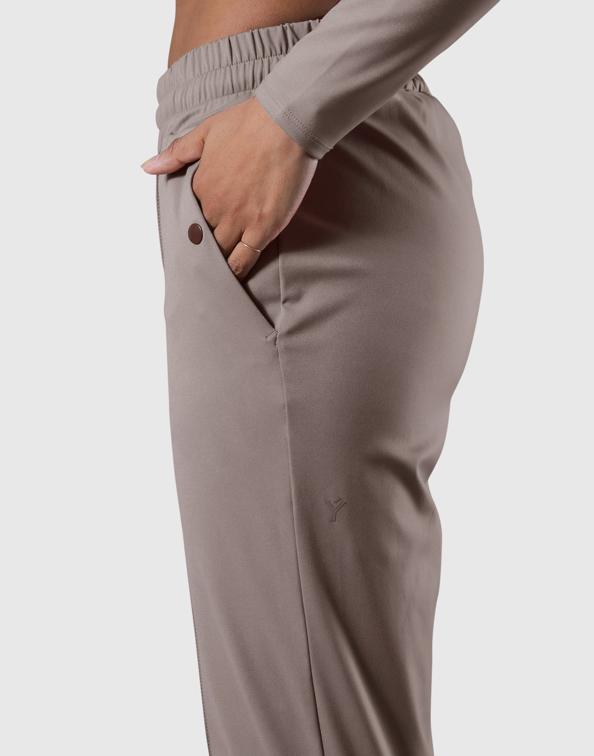 2-Way Stretch Pleats Pants - Light Brown