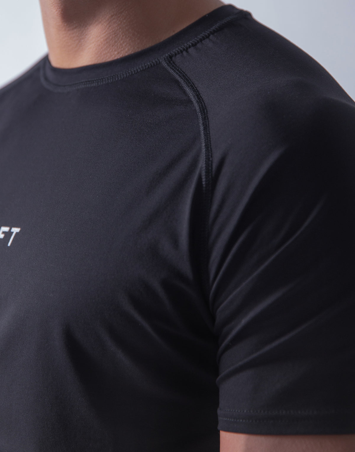 LÝFT Slim Fit T-Shirt - Black