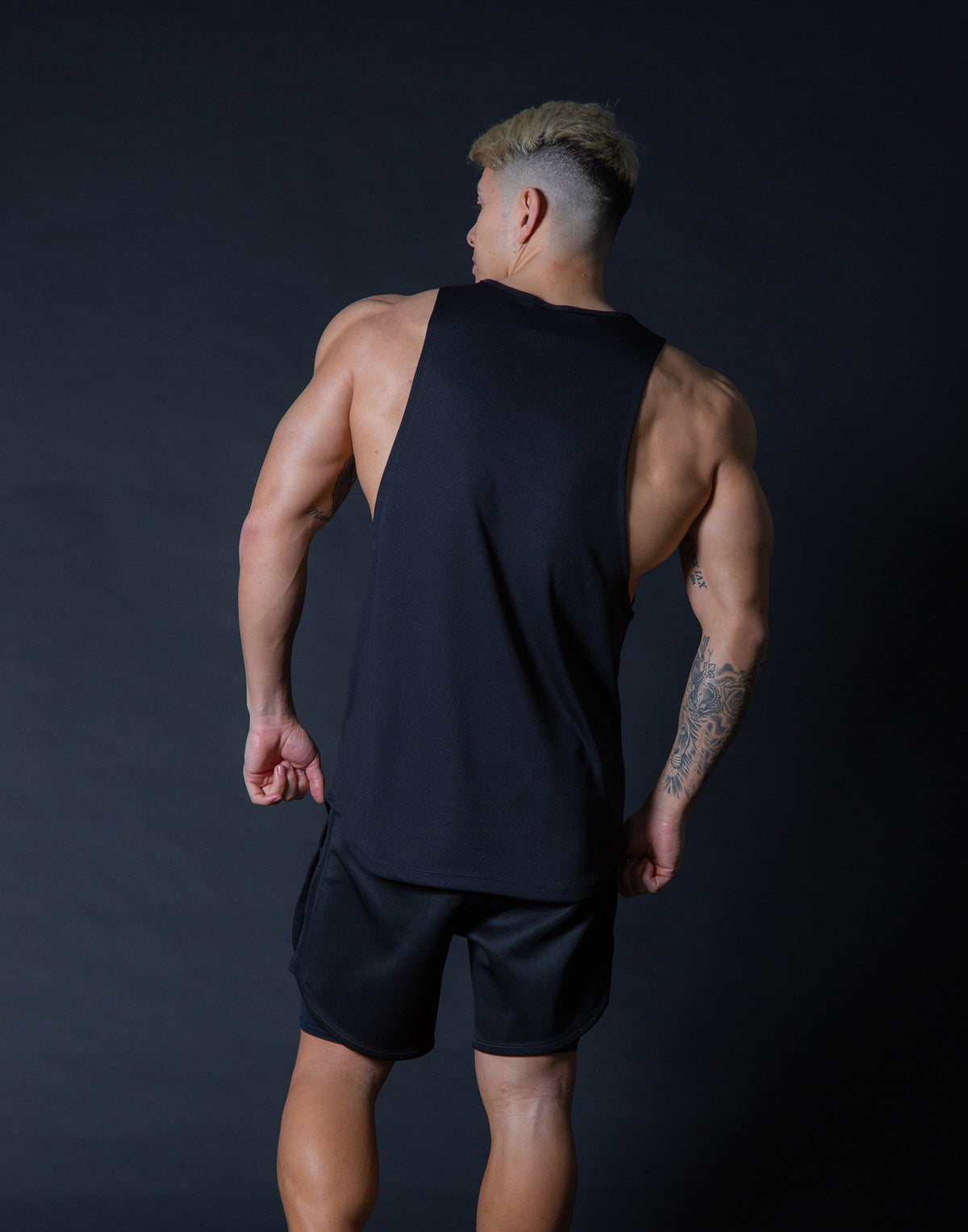 Ý Mesh Training Tanktop - Black x Black