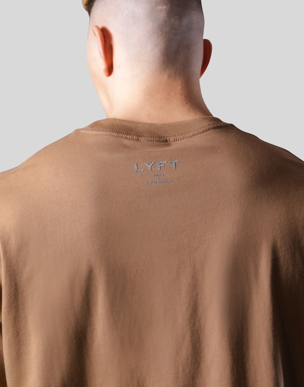 LÝFT CLUB Long T-Shirt - Beige