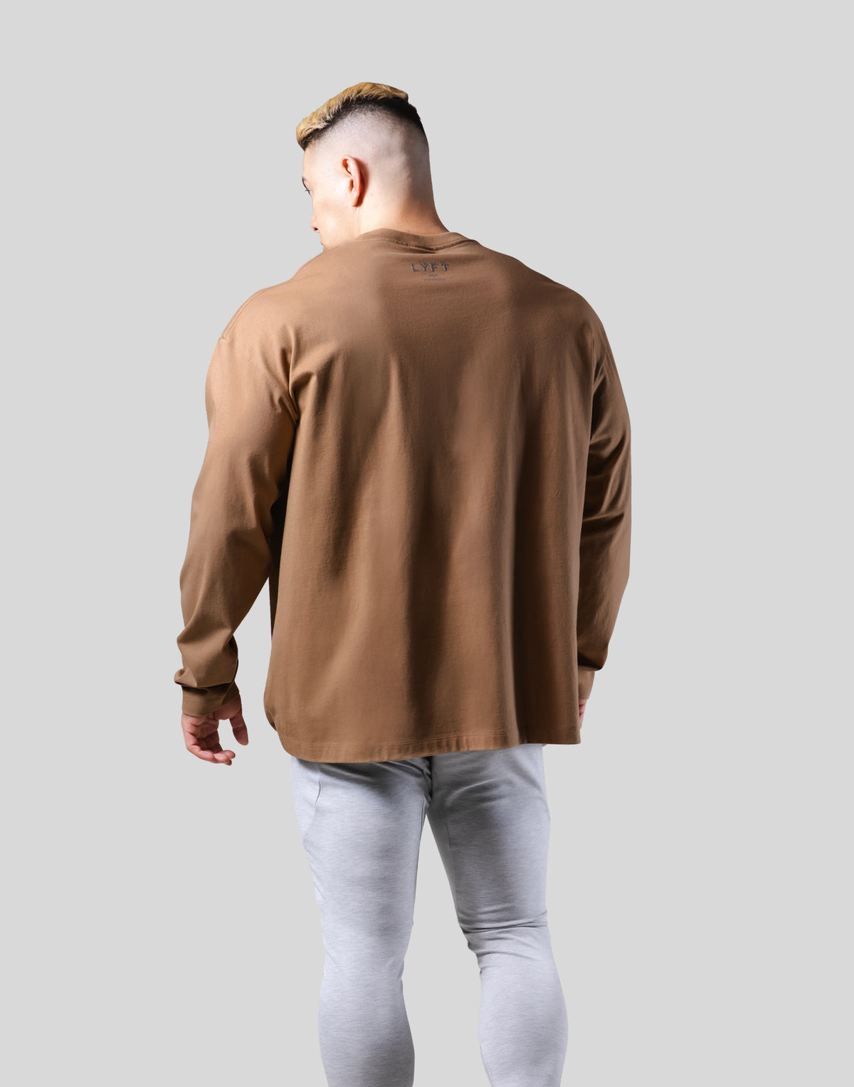 LÝFT CLUB Long T-Shirt - Beige