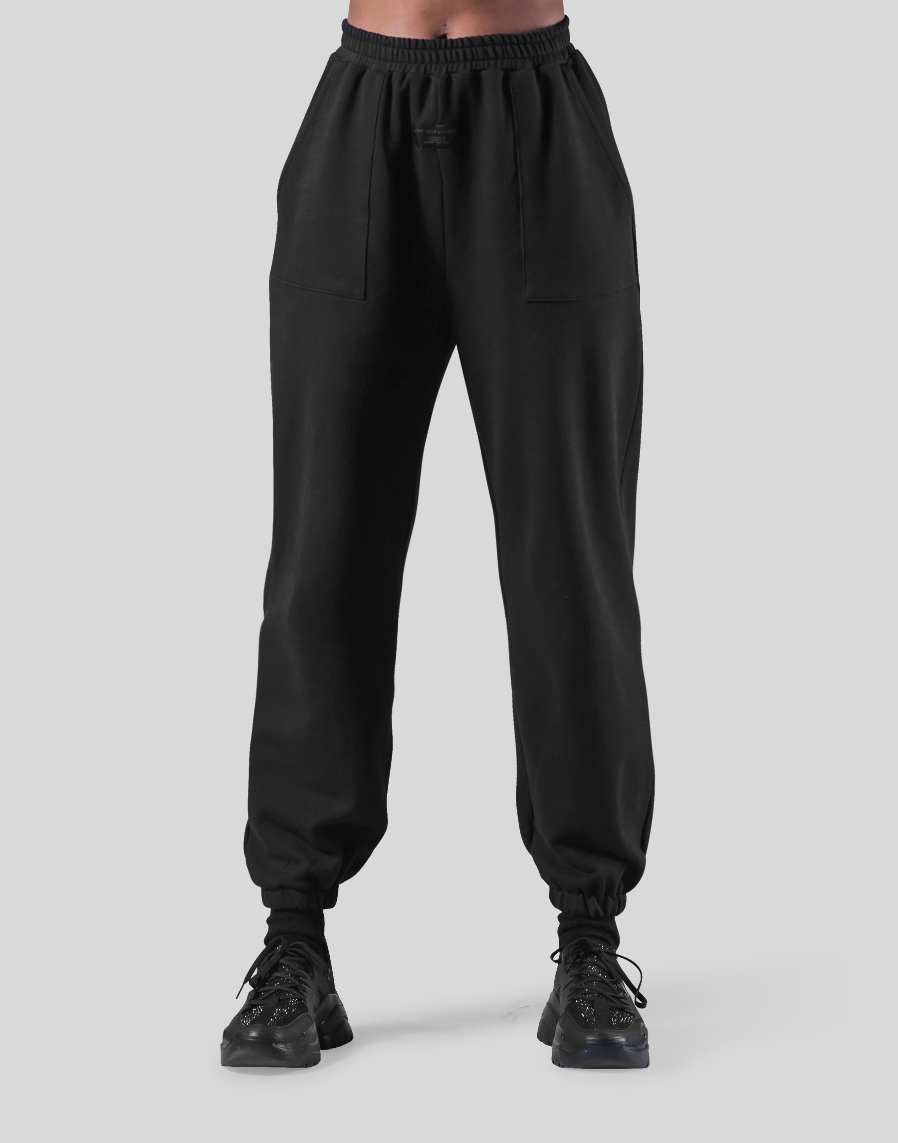 Woven Label Relax Sweat Pants - Black – LÝFT