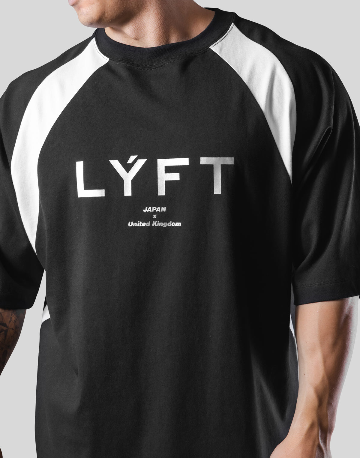 Angle Separate Wide Shoulder Big T-Shirt - Black