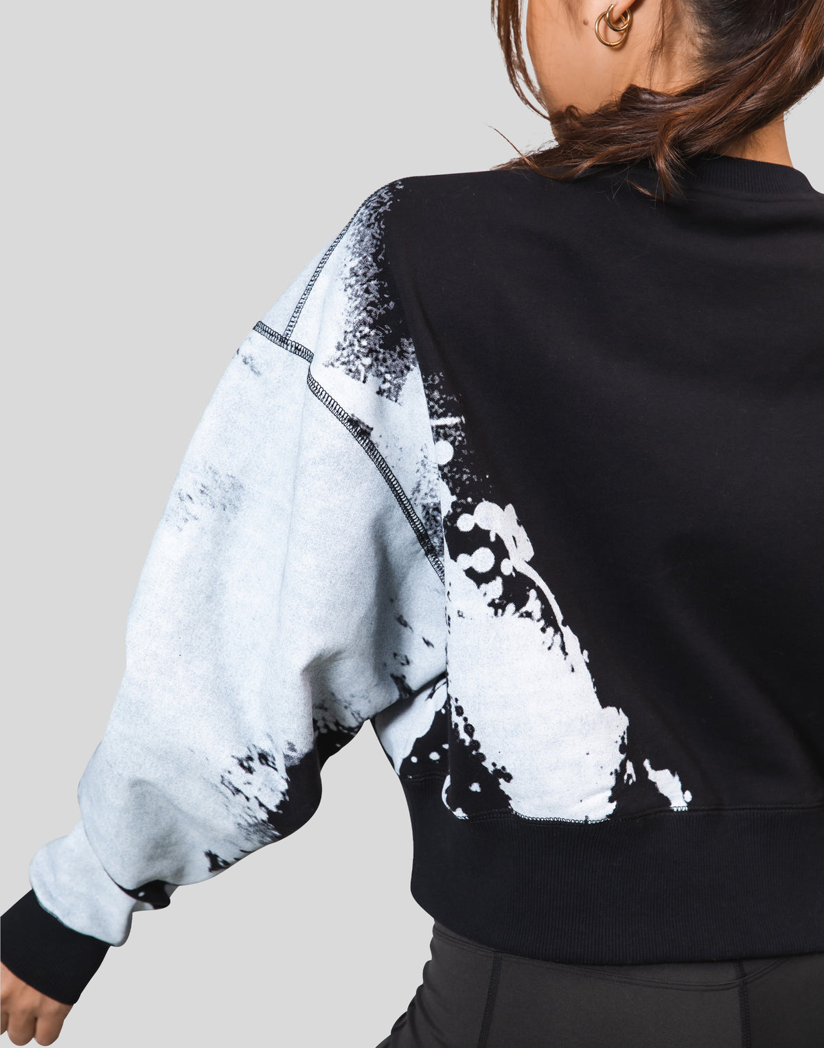 Splash Cropped Crewneck Sweat - Black