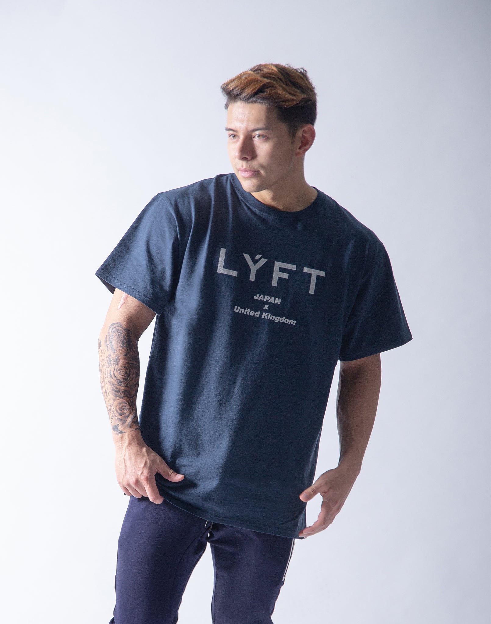 LYFT JPxUK 大码深蓝色 T 恤 – LÝFT