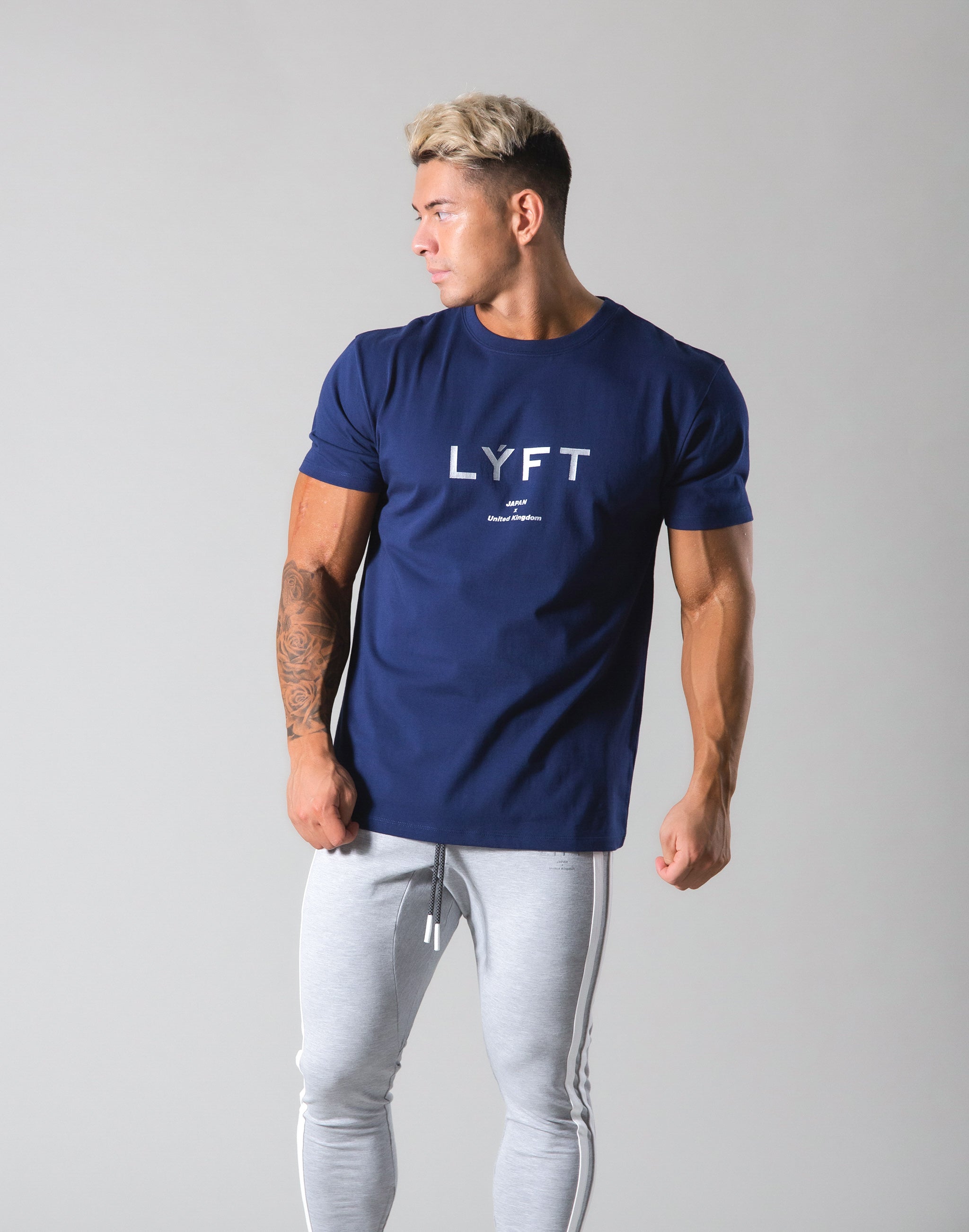 【美品】LYFT リフト ロゴ Tシャツ M ネイビー 背面メッシュ切り替え