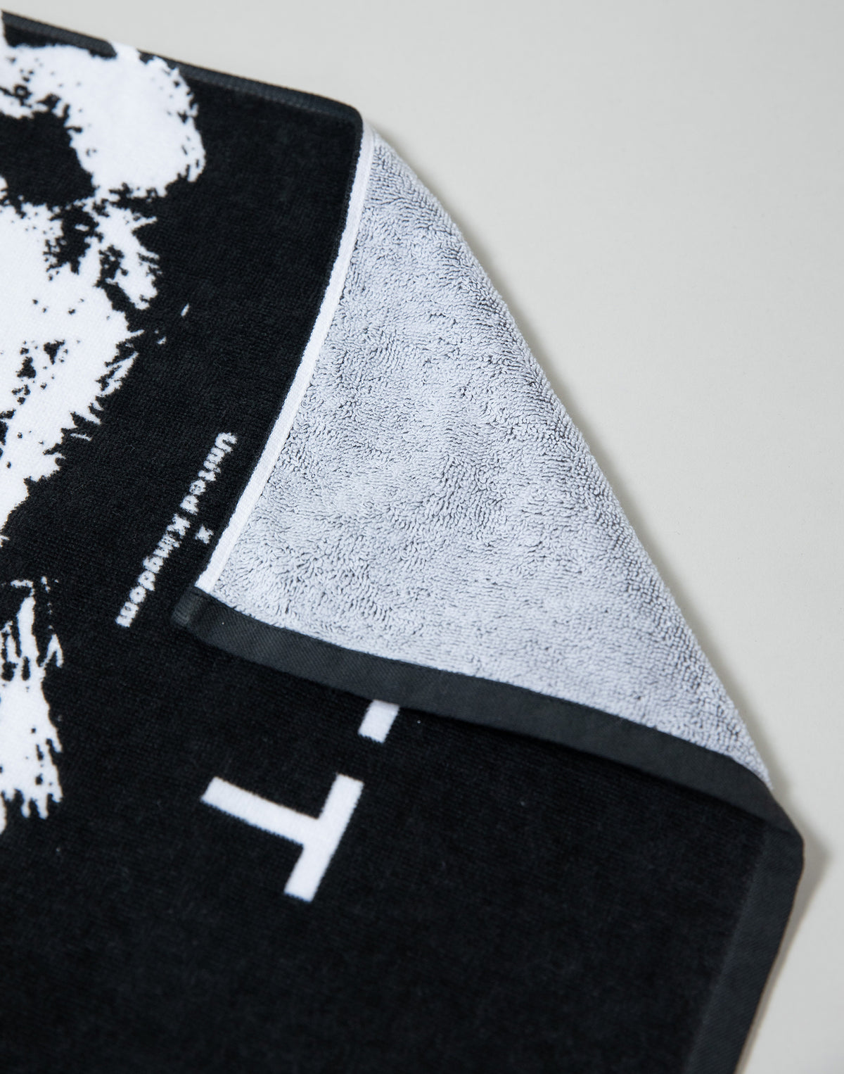 LION Sports Towel - Black