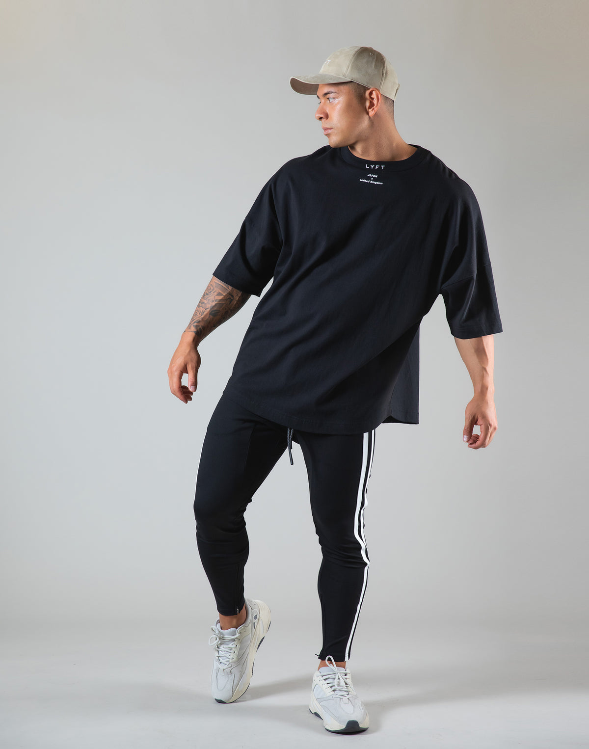 Neck Logo Big T-Shirt "Wide Shoulder" - Black