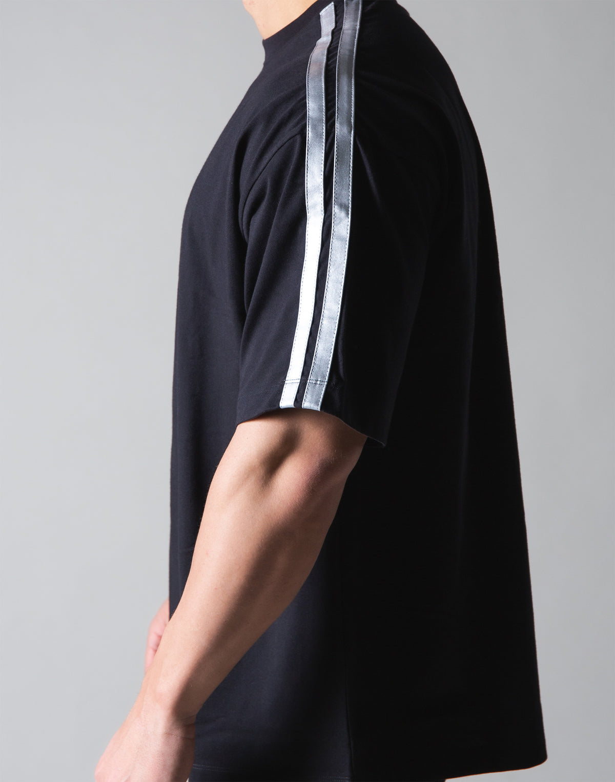 <transcy>2 Line Big T-Shirt --Black "Wide Body"</transcy>