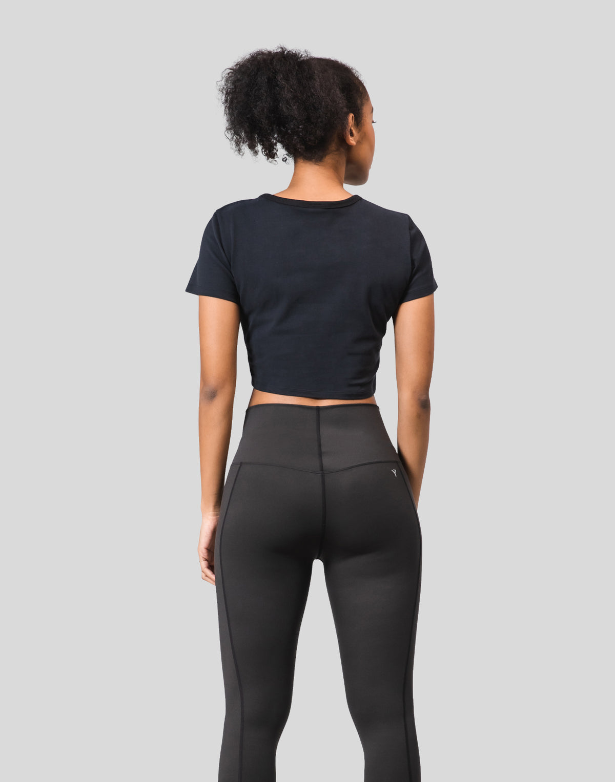LÝFT Cropped T-Shirt - Black