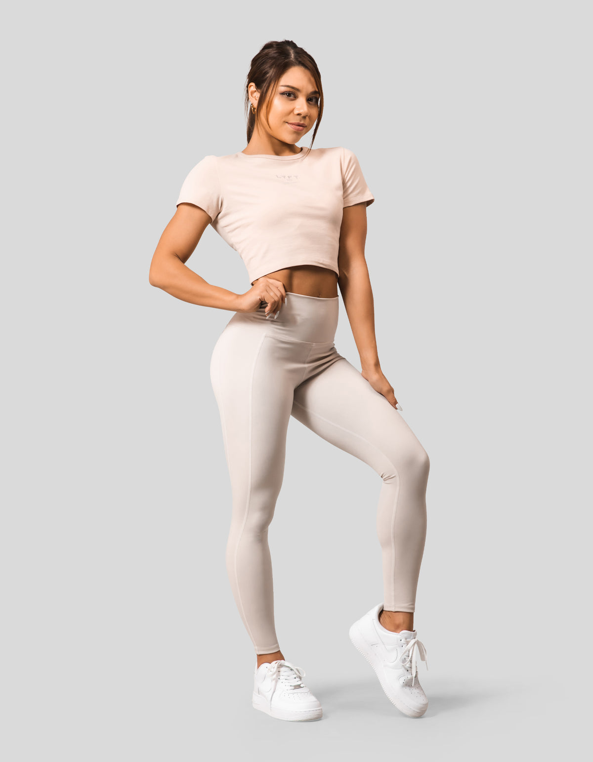 LÝFT Cropped T-Shirt - Beige