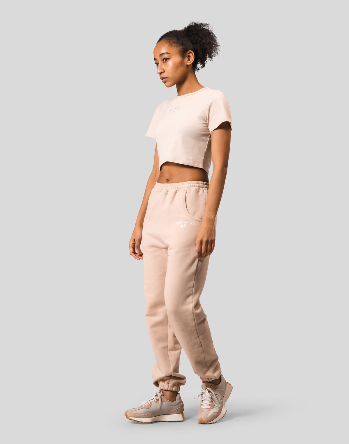 LÝFT Cropped T-Shirt - Beige
