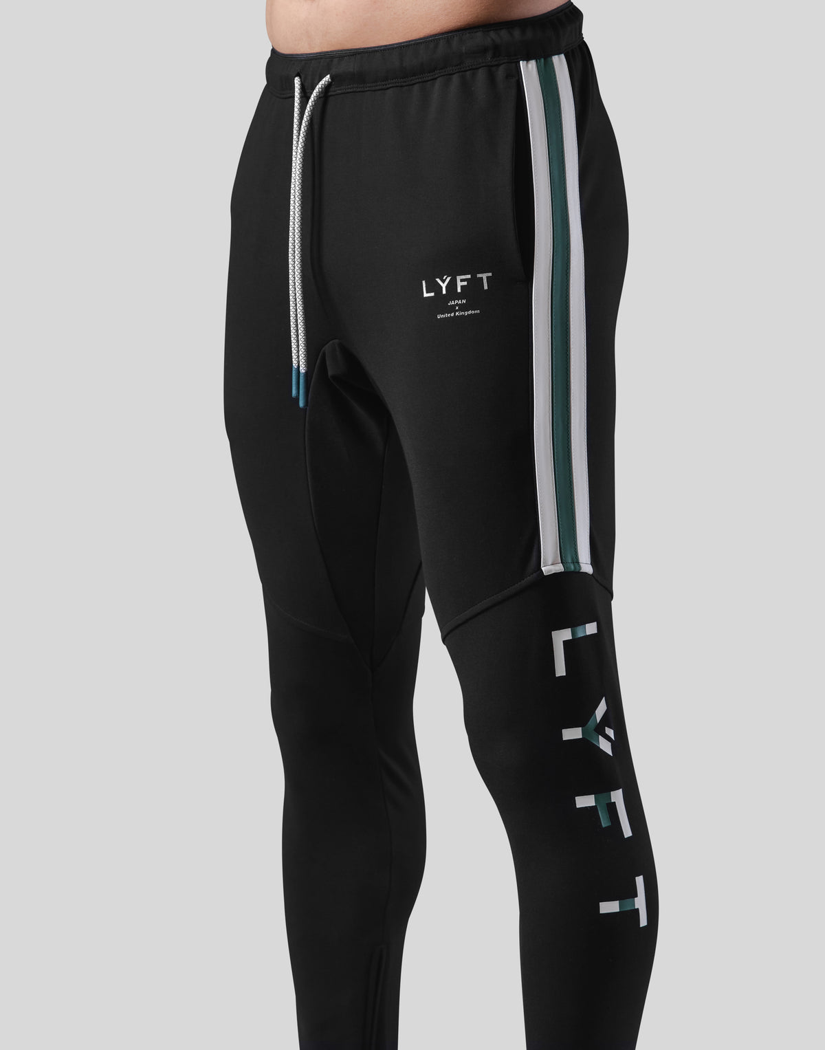 Stripe Logo Half Cut 3 Line Pants - Black