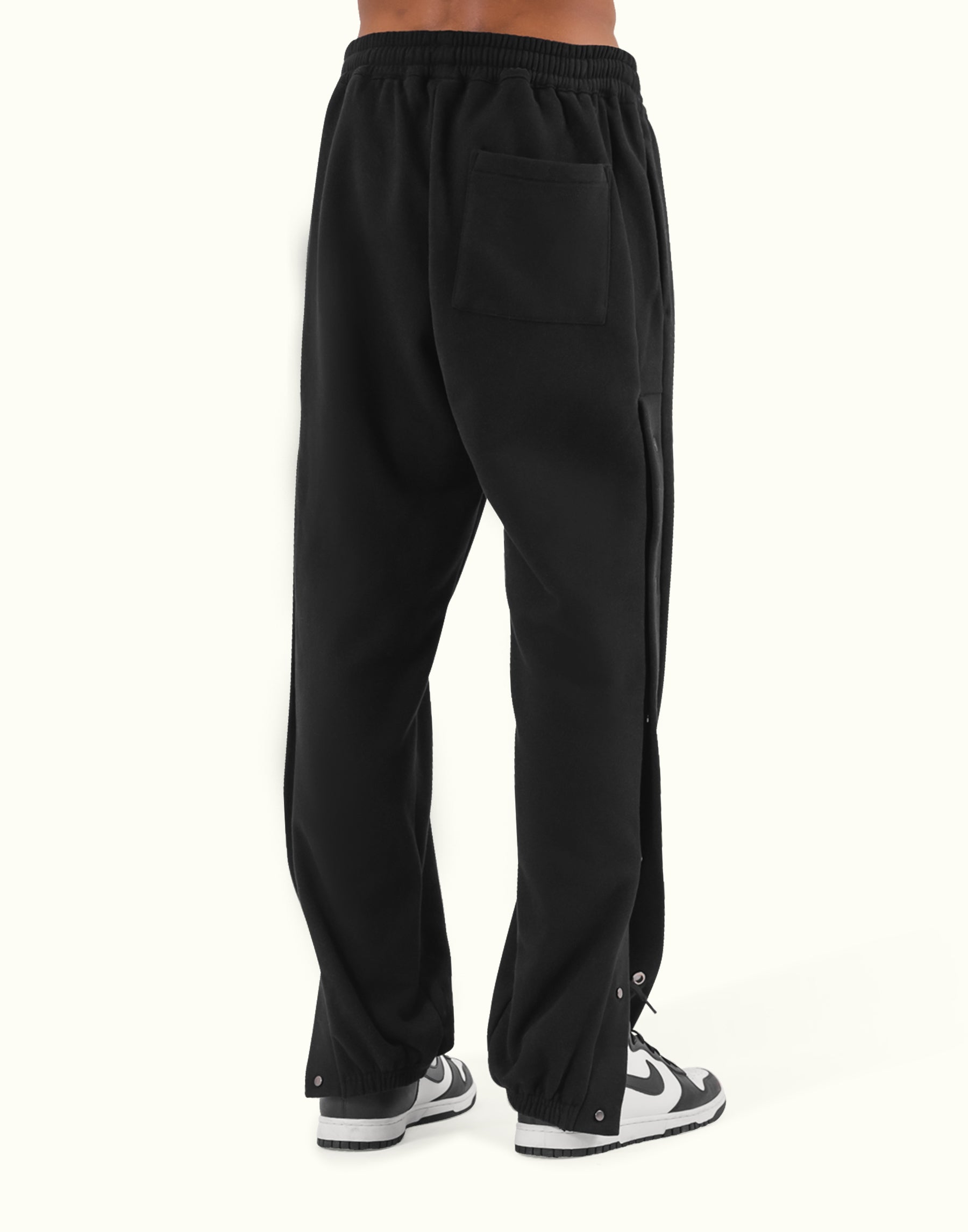 Warm Up Button Sweat Pants - Black – LÝFT