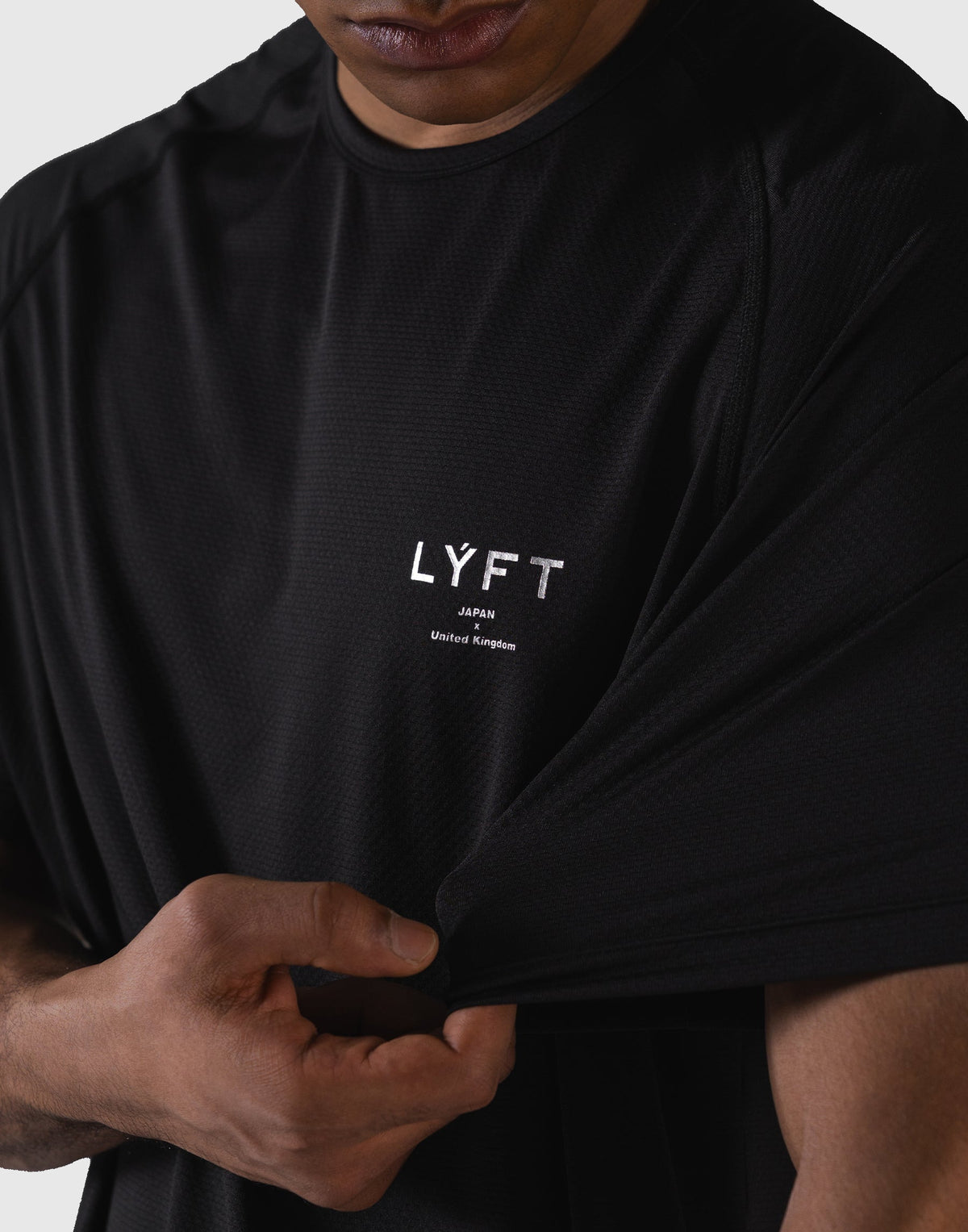 LÝFT Athletic Mesh Raglan Sleeve T-Shirt - Black