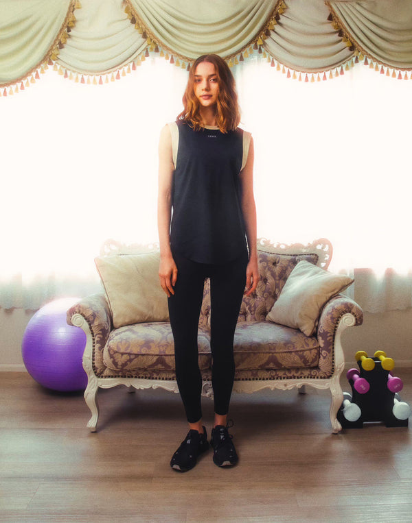 Bicolor Knit Patch Tanktop - Black