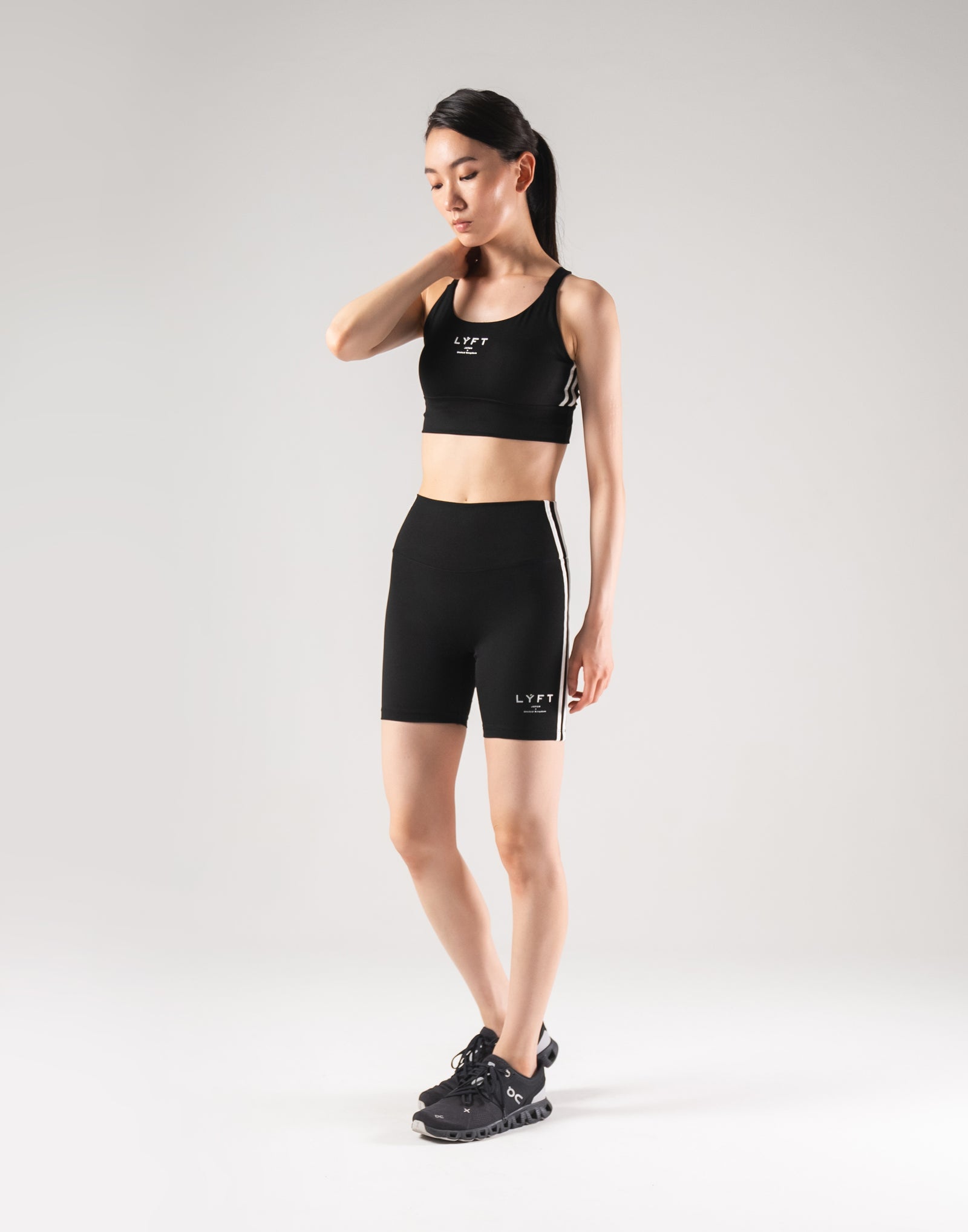 2Line Short Leggings V.2 - Black – LÝFT
