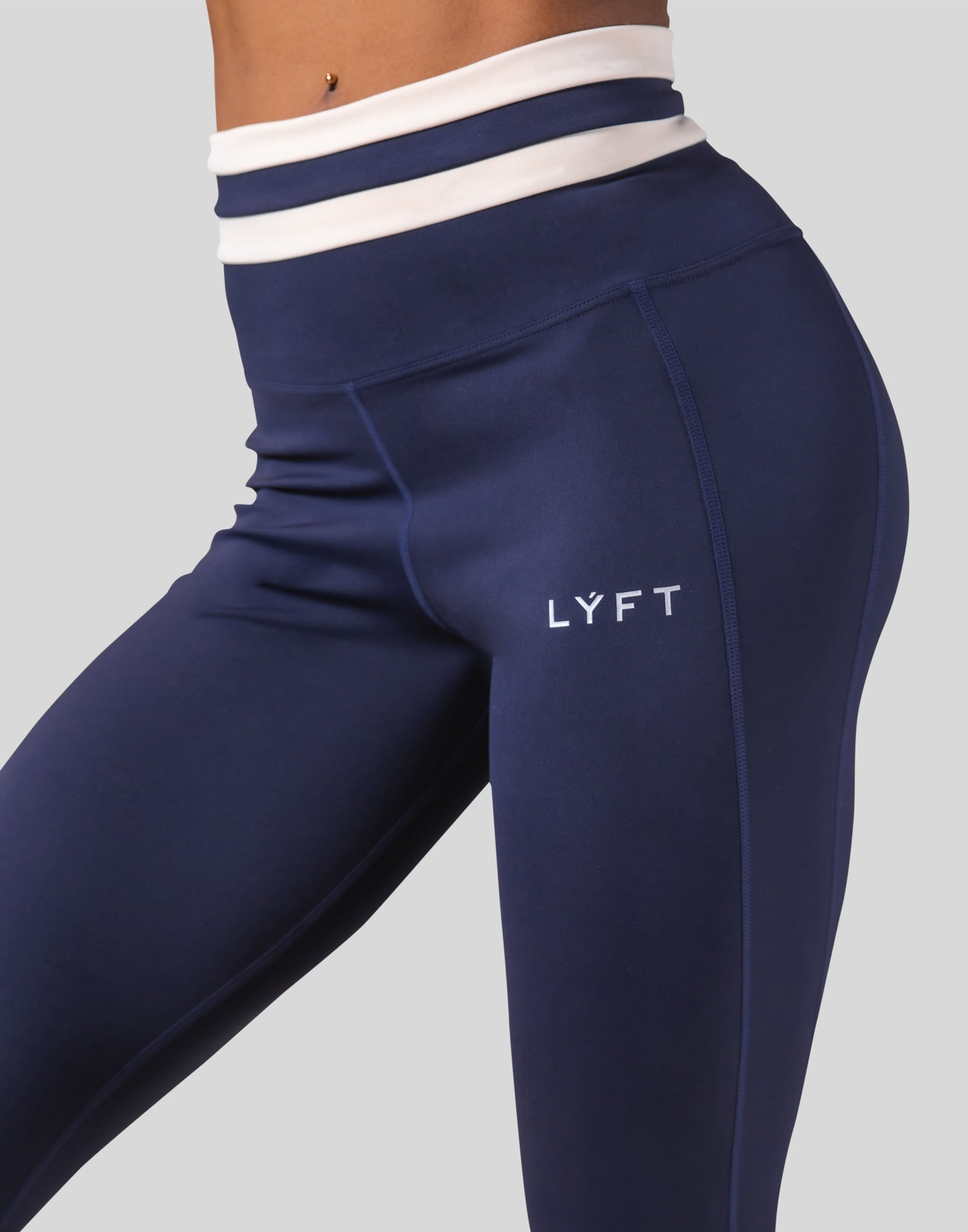 LÝFT Border Foot Strap Leggings - Navy