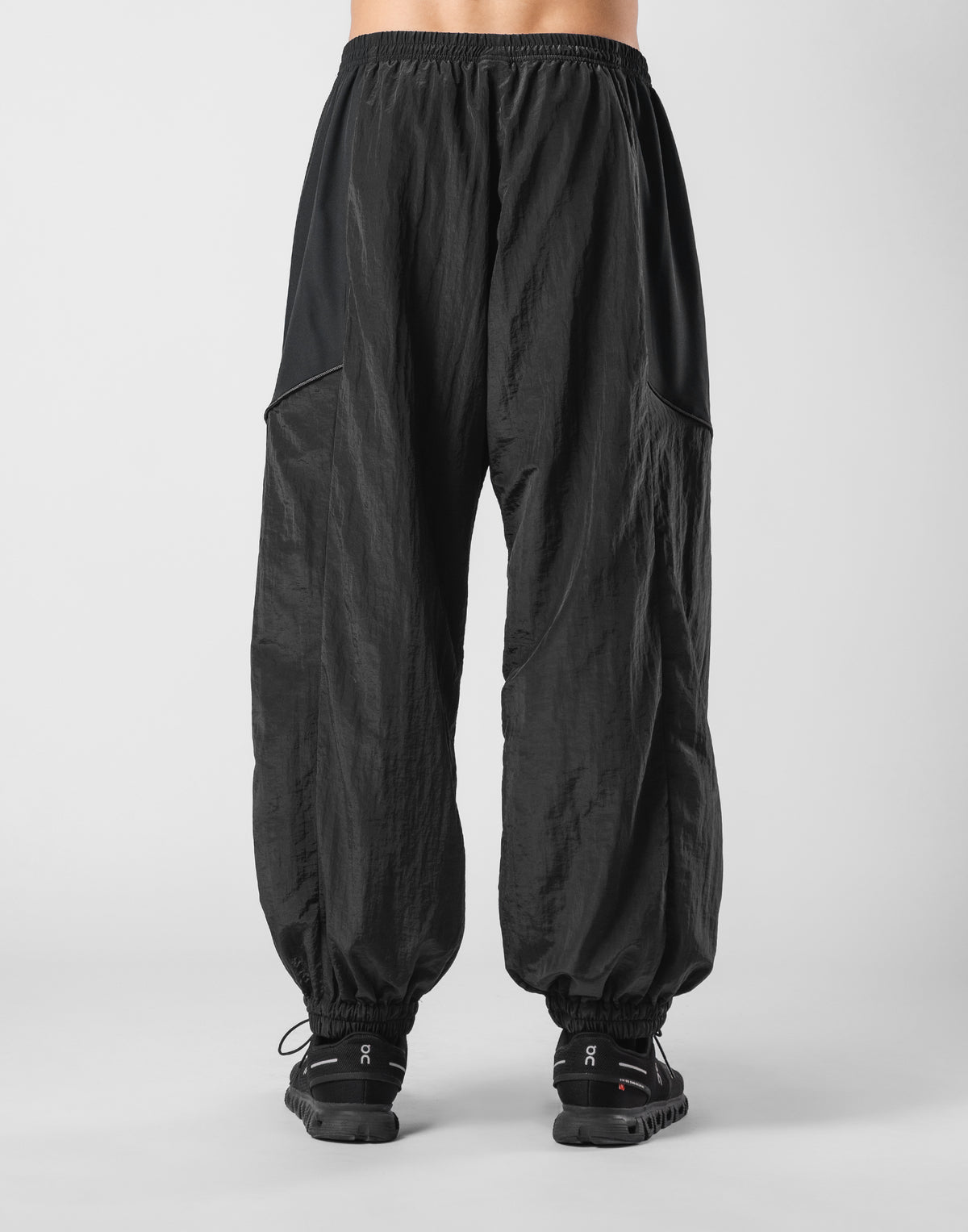 V-Form Wide Track Pants - Black