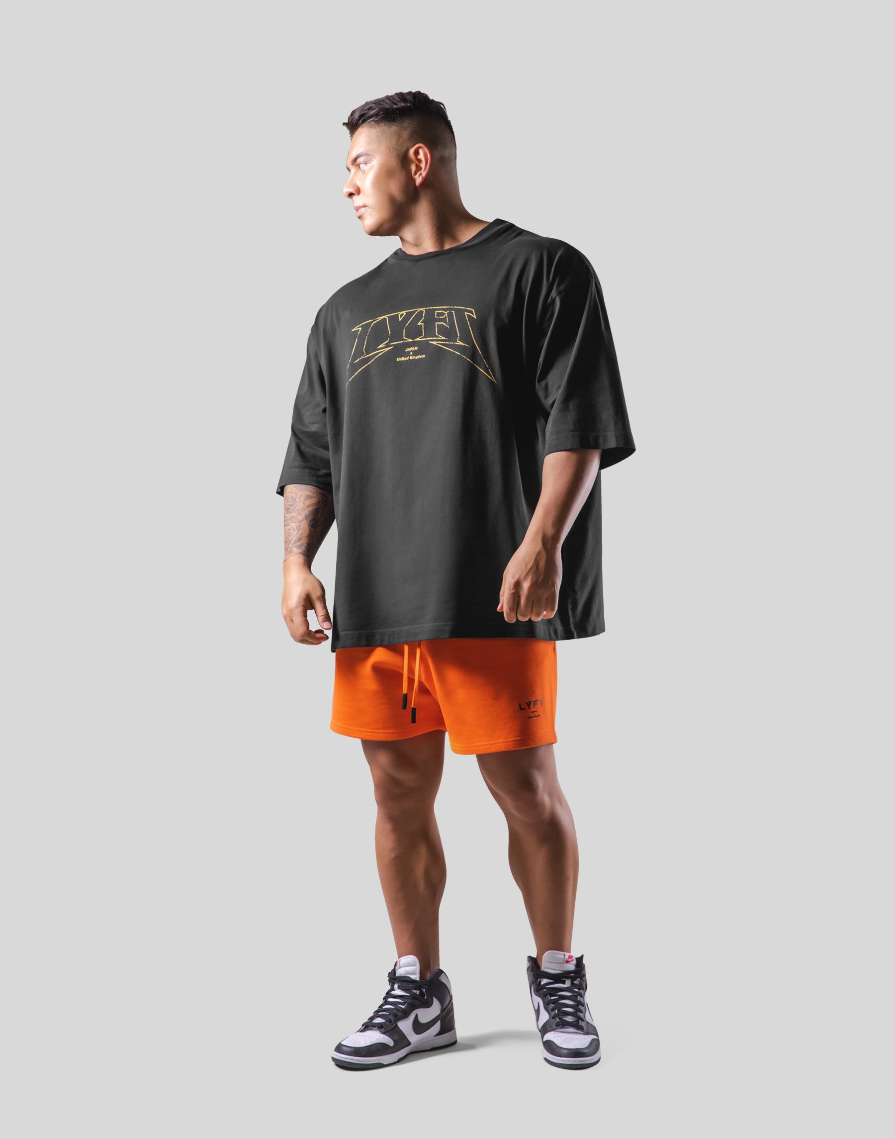 LYFT Tシャツ オーバーサイズ ビッグシルエット Metal logo Extra Big T-Shirt - Black – LÝFT