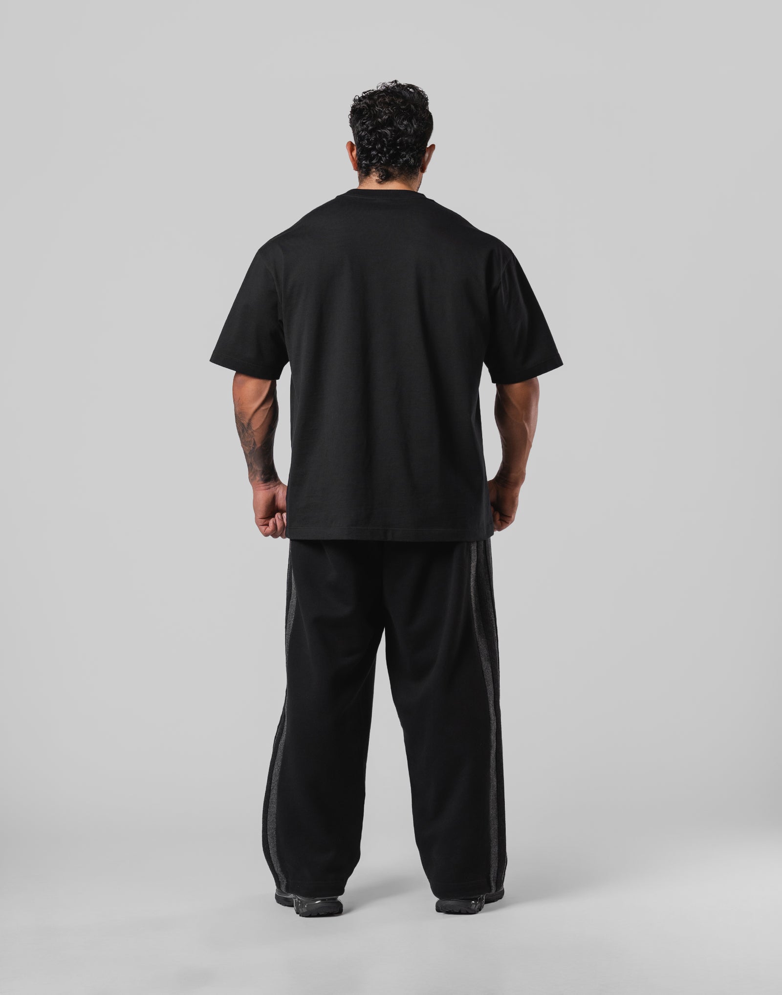 狛治さん専用LYFT セットアップ ウィメンズ ブラック LÝFT ONE Graphic Big T-Shirt - Black