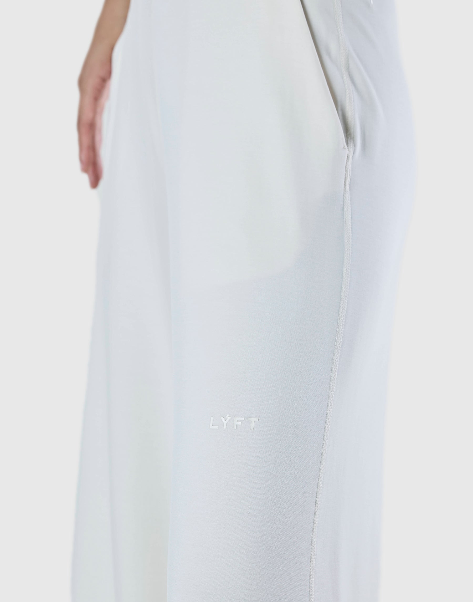 美品　LYFT リフト　ロングパンツ　ホワイト Double-Knit Straight-Leg Pants - Ivory – LÝFT