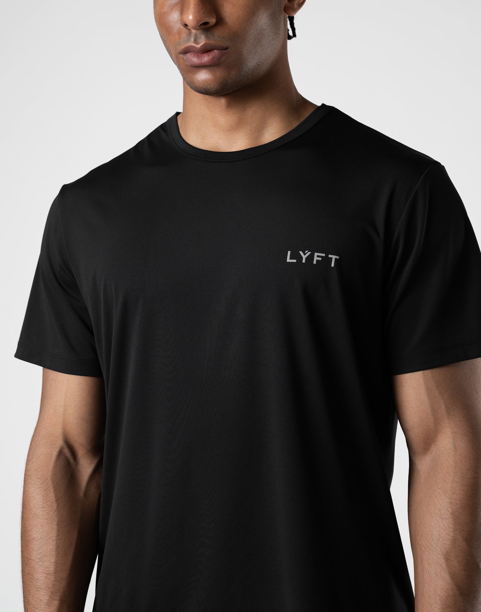Reflector LÝFT Logo Slim T-Shirt - Black