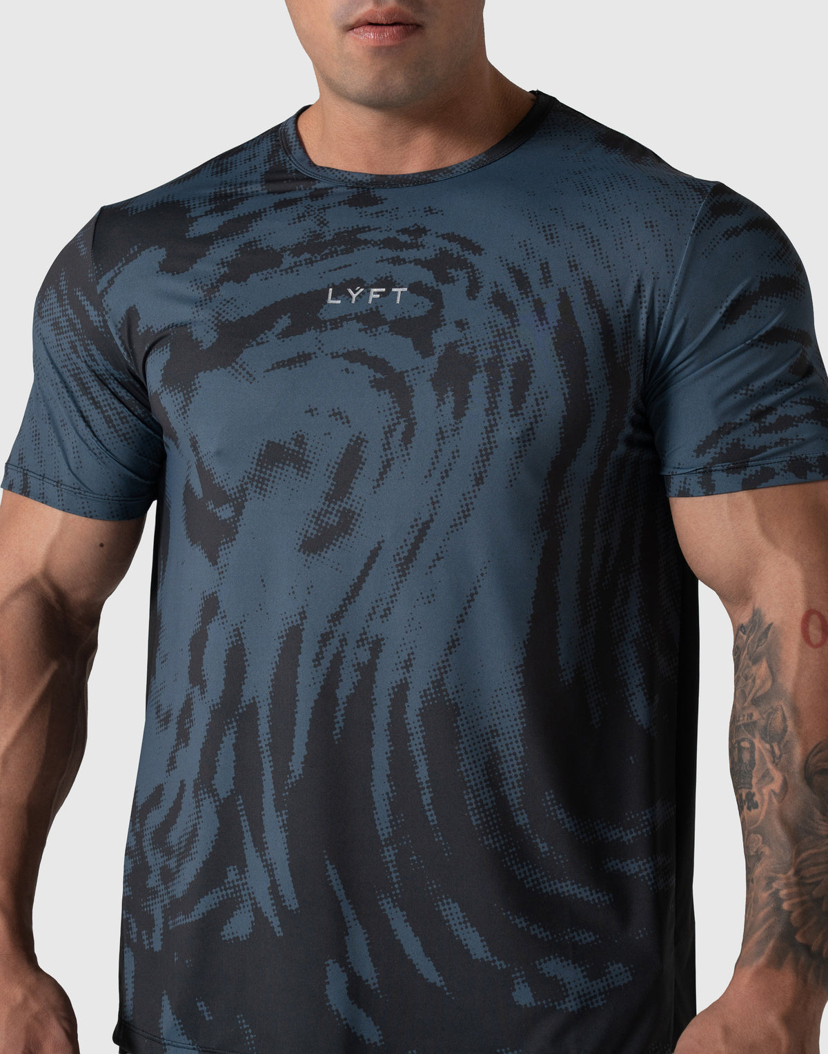 Wave Pattern Graphic Stretch T-Shirt - Blue