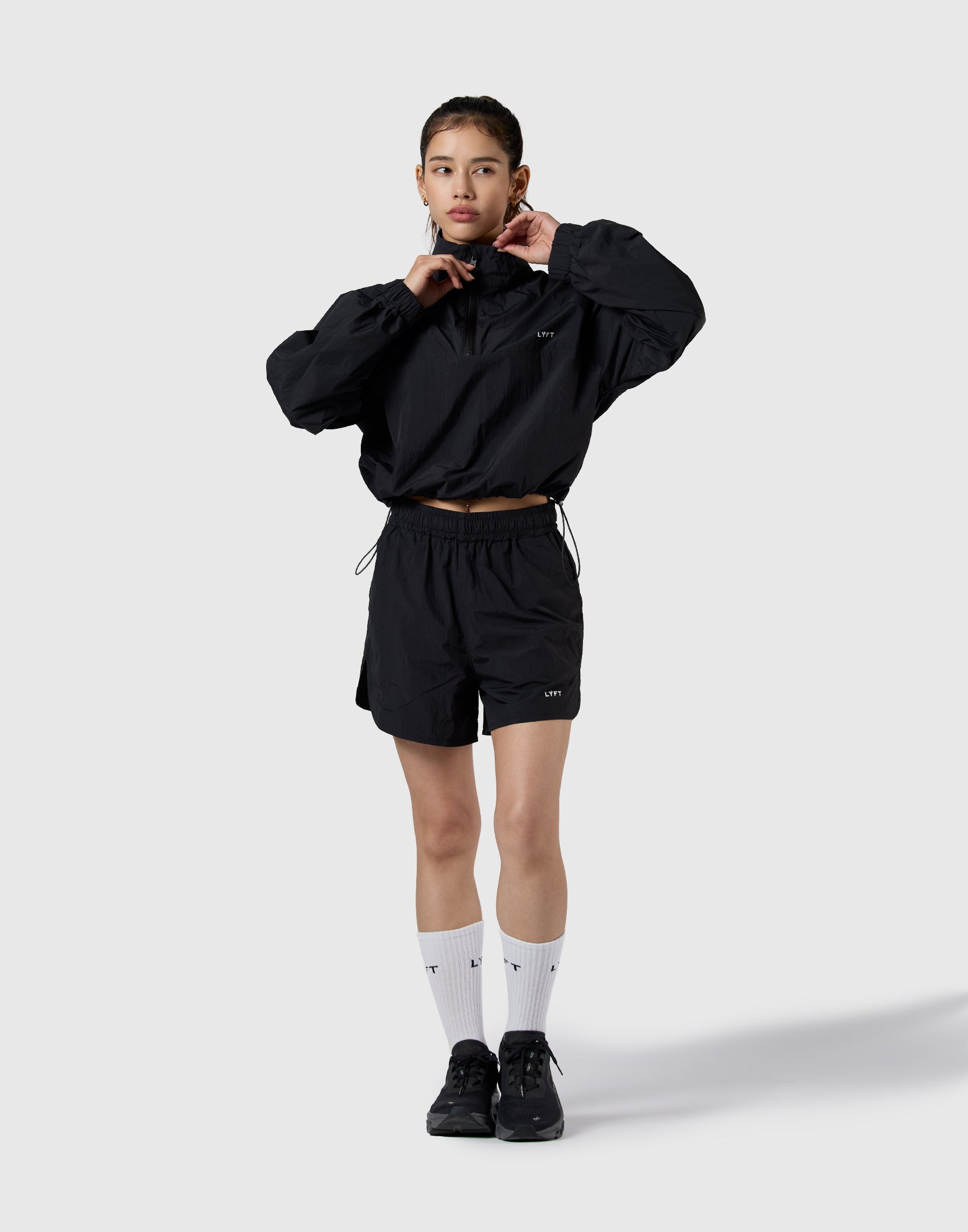 LYFT クロップドジャケット ブラック Half-Zip Cropped Nylon Pullover - Black – LÝFT