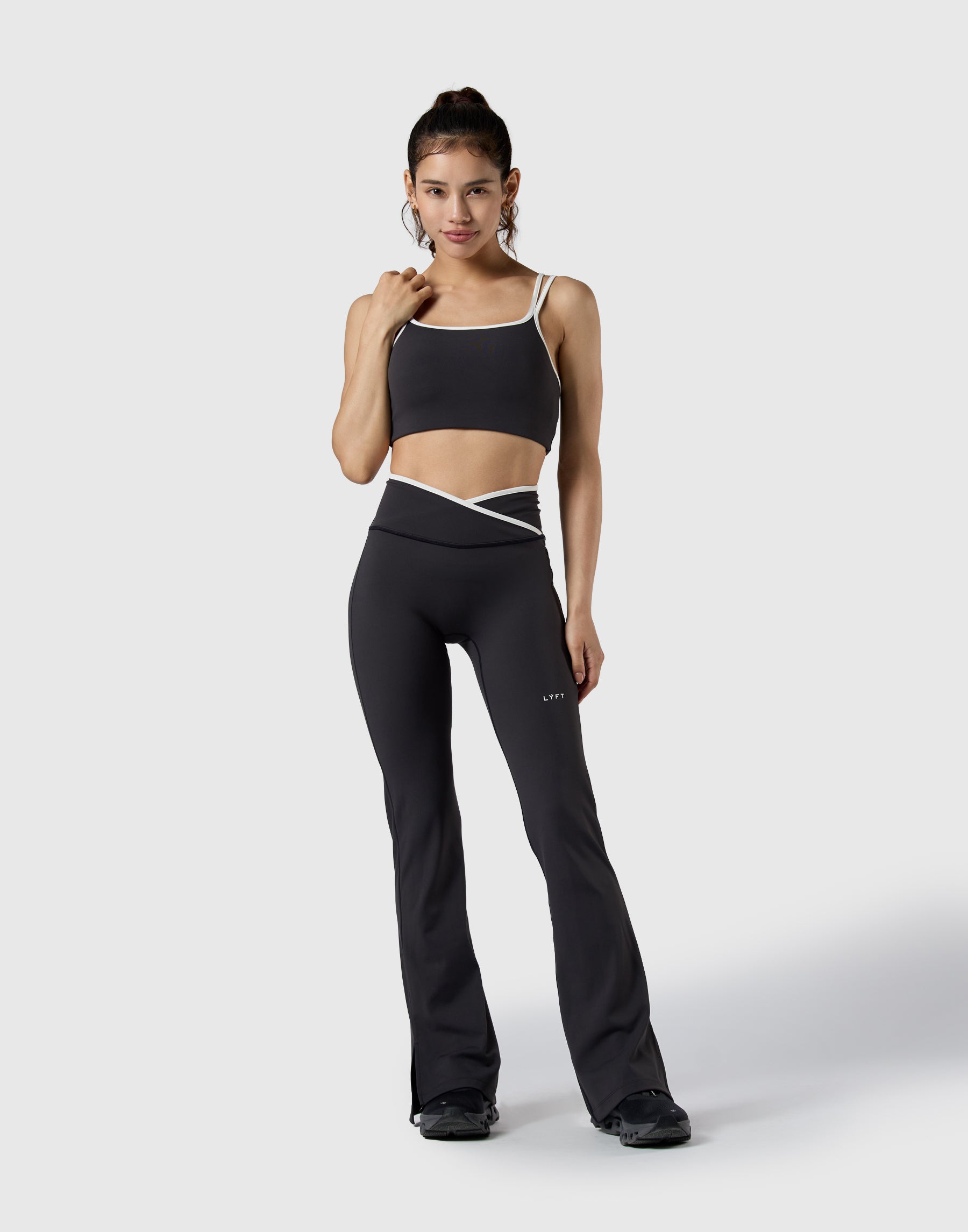 LYFT スポーツブラとレギンスセット 2Line Standard Bratop - Black – LÝFT