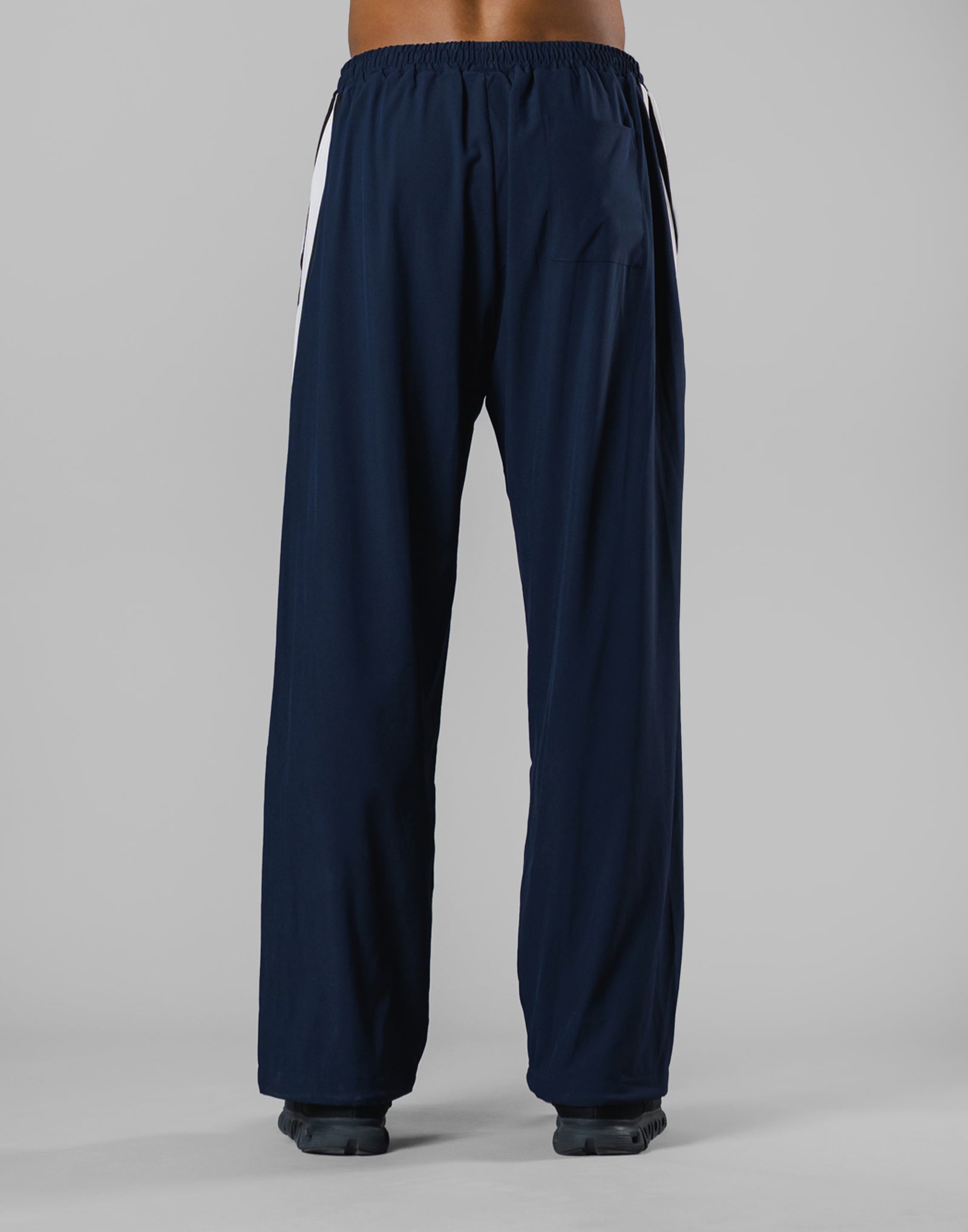 パンツ LYFT 2LINE ADJUSTABLE WIDE TRACK PANTS 2Line Adjustable Wide Track Pants - Navy – LÝFT