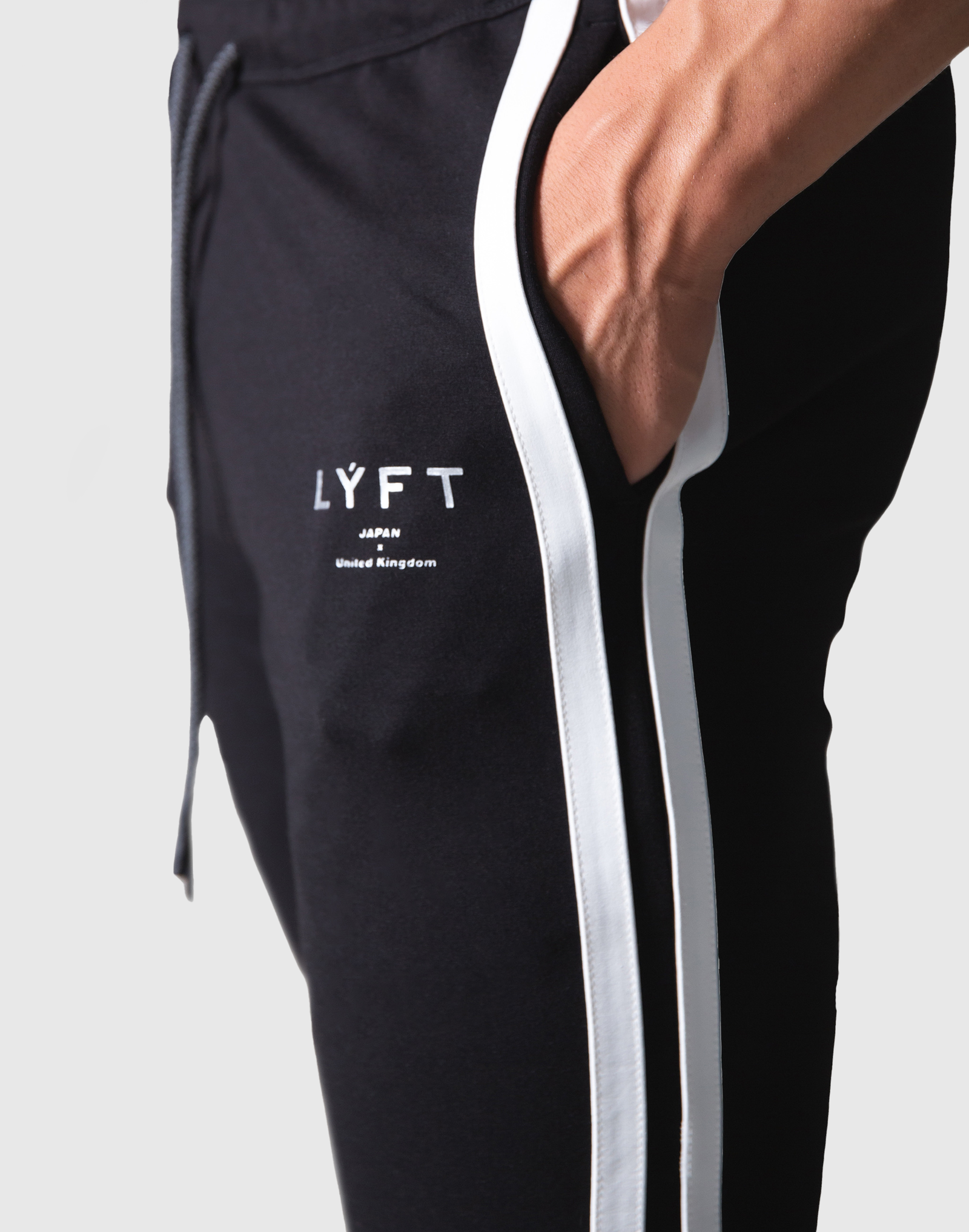 LYFT 【完売品】STRETCH SEAM PANTS S LYFT Stretch 2 Line Pants - Black – LÝFT