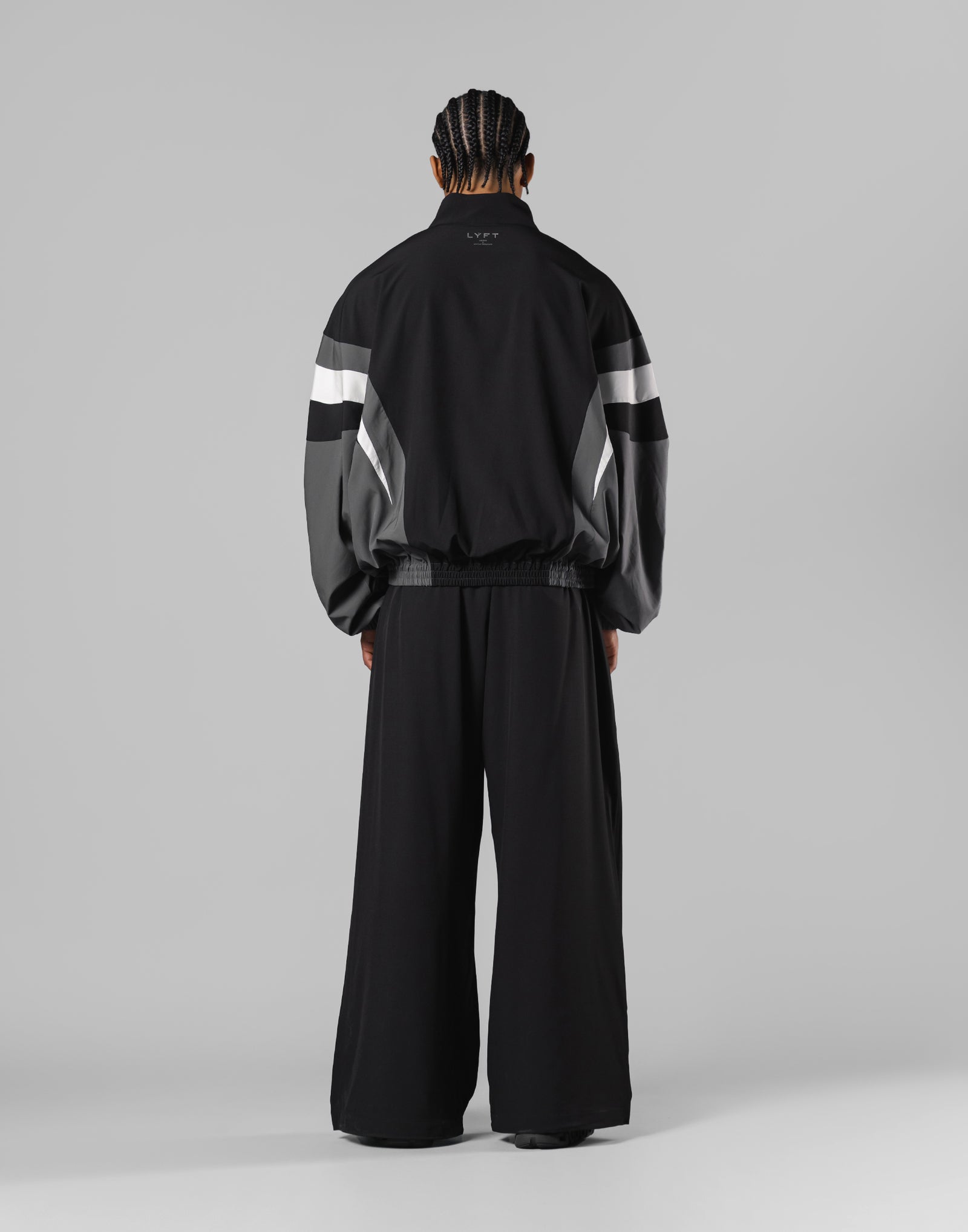 2Line Oversize Track Jacket V.2 - Black – LÝFT