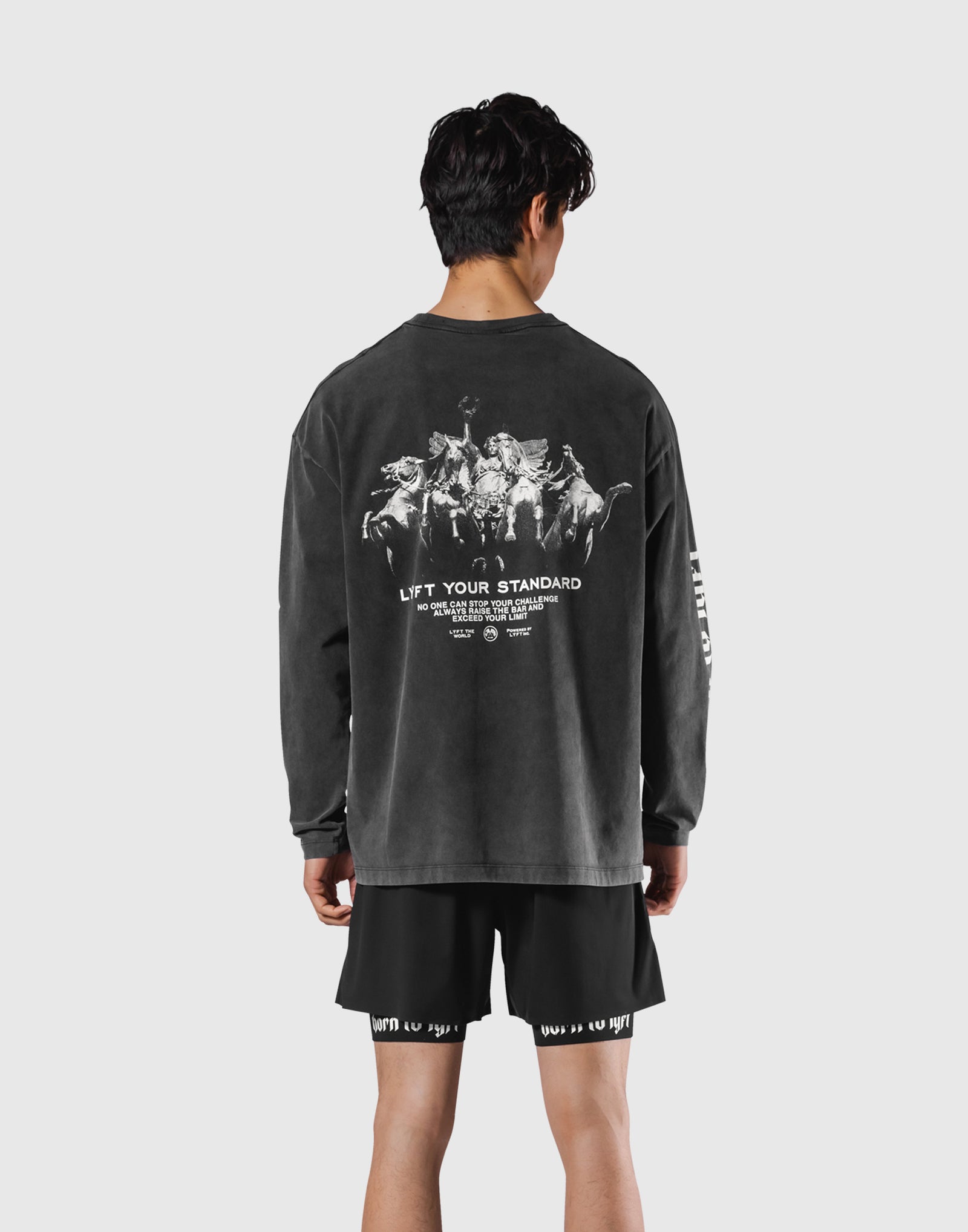 Born To LÝFT Vintage Graphic Big Long T-Shirt - Black