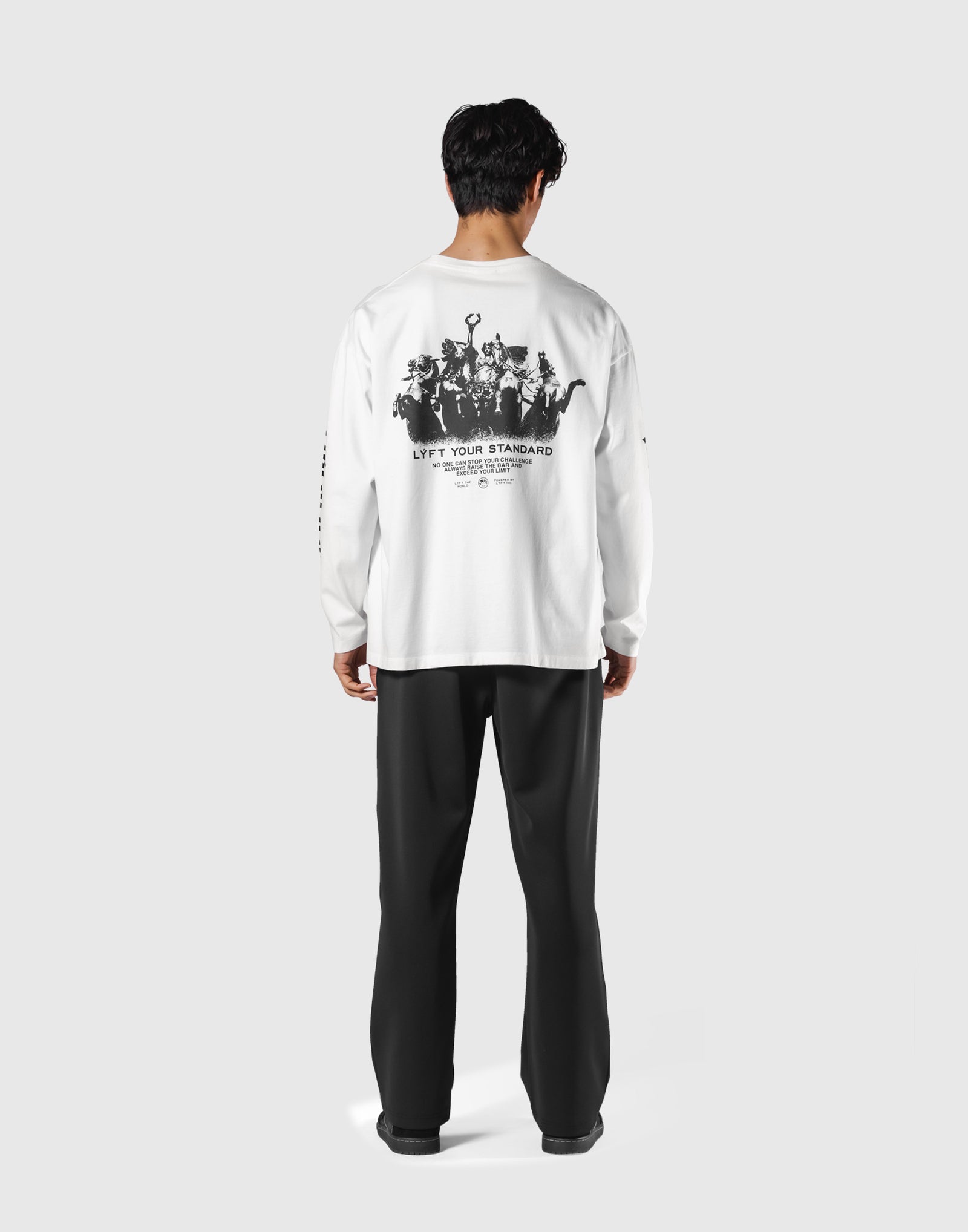 Born To LÝFT Vintage Graphic Big Long T-Shirt - White