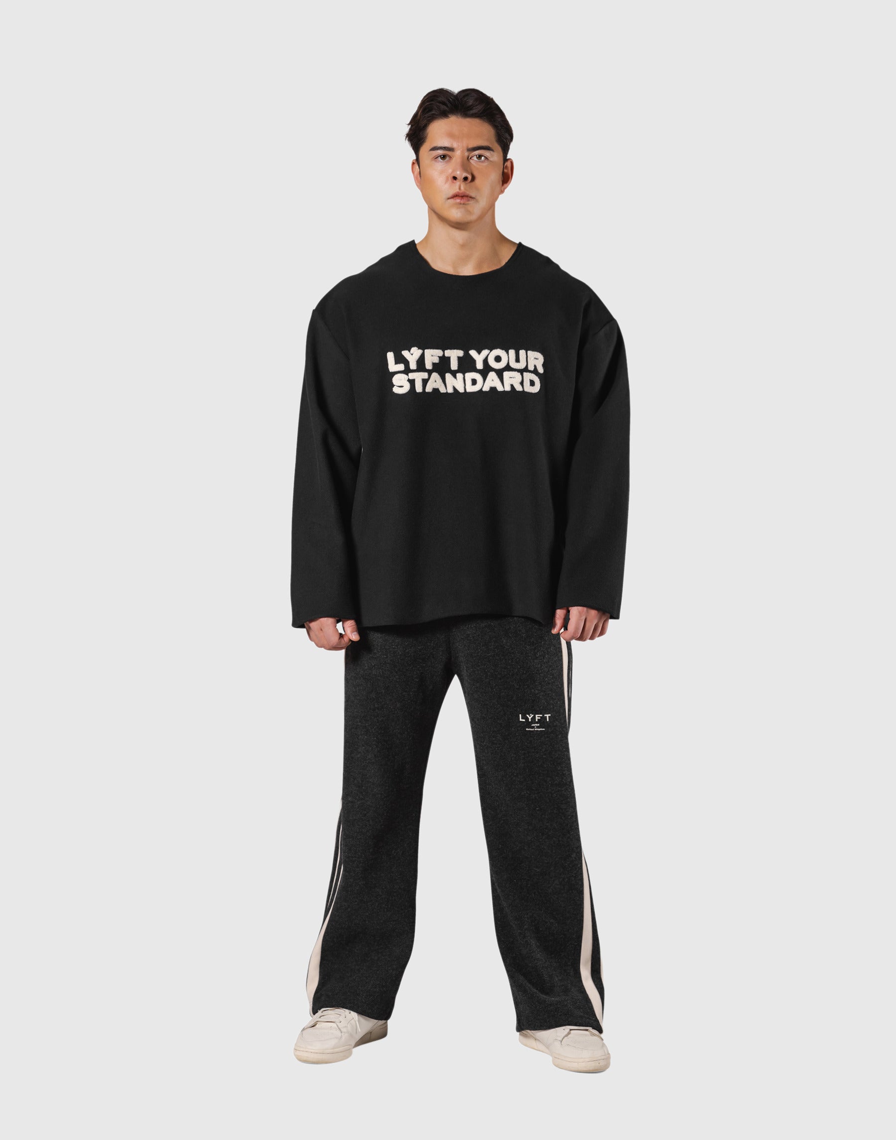Pile Wappen Knit Like Loose Sweat Shirt - Black – LÝFT