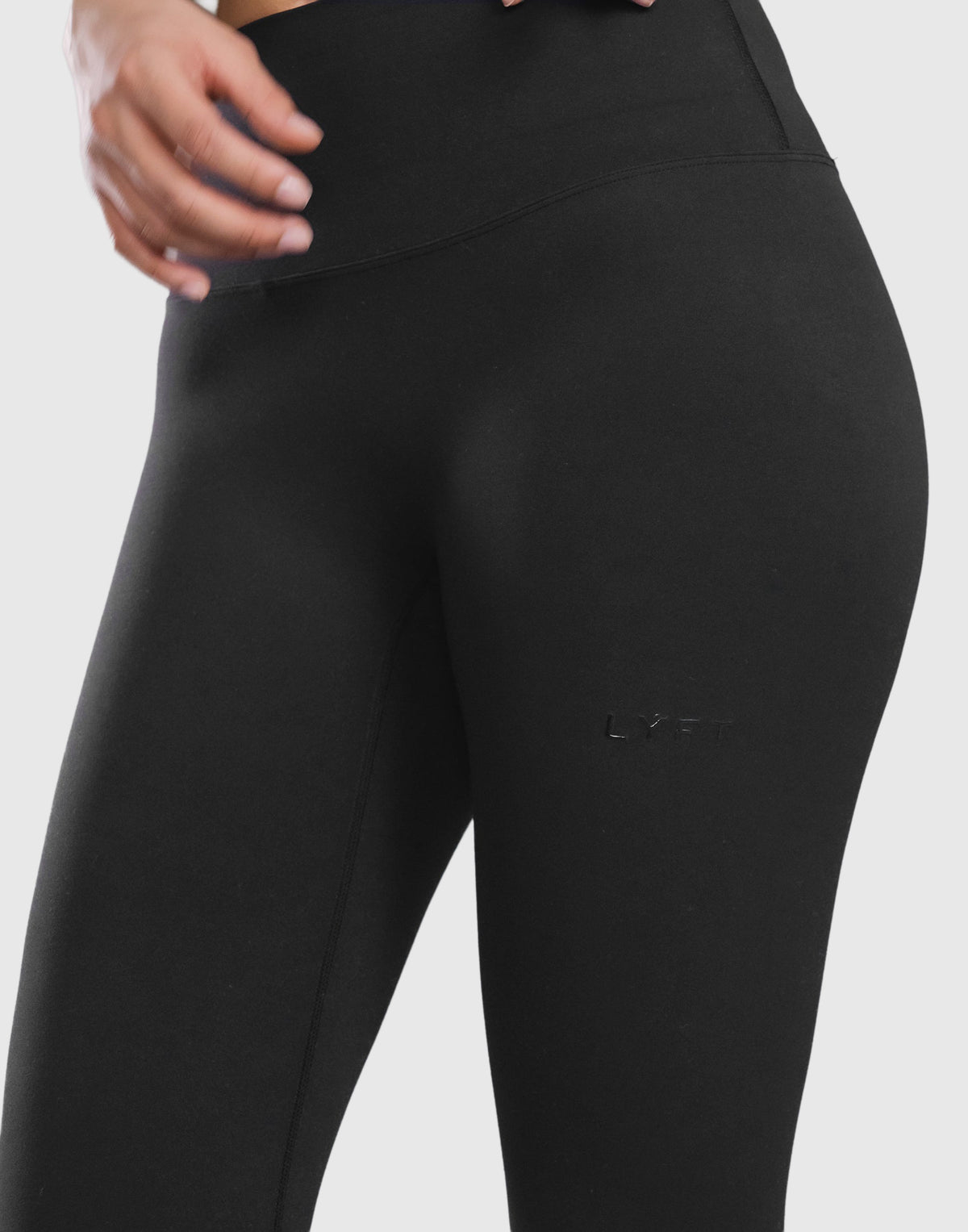 LÝFT Logo Capri Leggings - Black